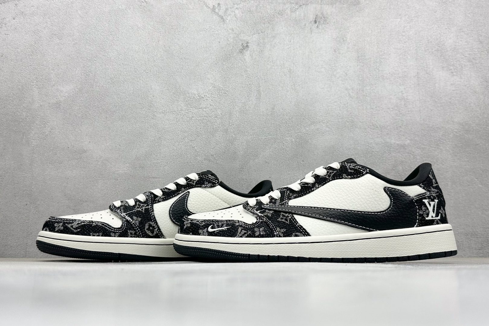 280 SC版Travis Scott x Fragment Design x Air Jordan 1 Low SP AJ1 乔1 LV联名 白黑牛仔 低帮文化休闲板鞋 SC0601-058-Chinese UA Cheap High Quatity Brand Clothes Bags handbags Sneakers wholesale wholesaler seller from China Factory suppliers Fashion Clothing Shoes best Quality Beautiful Price 280 SC版Travis Scott x Fragment Design x Air Jordan 1 Low SP AJ1 乔1 LV联名 白黑牛仔 低帮文化休闲板鞋 SC0601-058