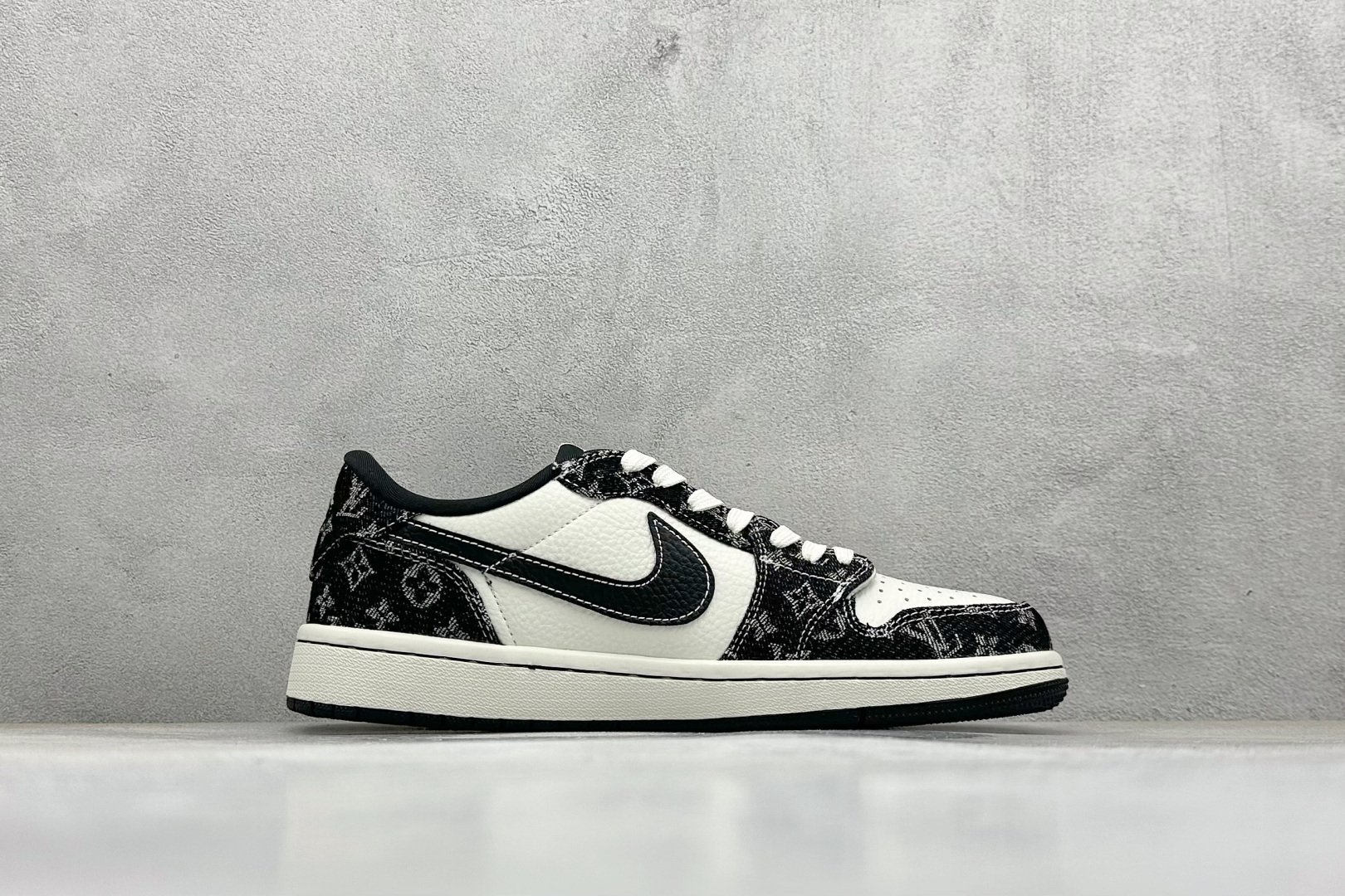 280 SC版Travis Scott x Fragment Design x Air Jordan 1 Low SP AJ1 乔1 LV联名 白黑牛仔 低帮文化休闲板鞋 SC0601-058-Chinese UA Cheap High Quatity Brand Clothes Bags handbags Sneakers wholesale wholesaler seller from China Factory suppliers Fashion Clothing Shoes best Quality Beautiful Price 280 SC版Travis Scott x Fragment Design x Air Jordan 1 Low SP AJ1 乔1 LV联名 白黑牛仔 低帮文化休闲板鞋 SC0601-058