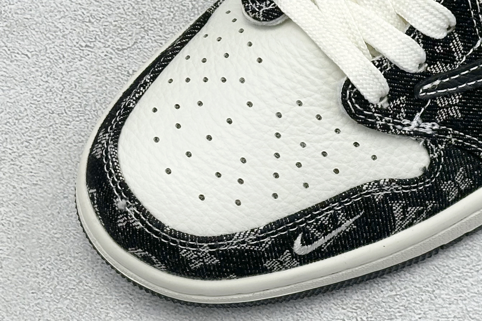 280 SC版Travis Scott x Fragment Design x Air Jordan 1 Low SP AJ1 乔1 LV联名 白黑牛仔 低帮文化休闲板鞋 SC0601-058-Chinese UA Cheap High Quatity Brand Clothes Bags handbags Sneakers wholesale wholesaler seller from China Factory suppliers Fashion Clothing Shoes best Quality Beautiful Price 280 SC版Travis Scott x Fragment Design x Air Jordan 1 Low SP AJ1 乔1 LV联名 白黑牛仔 低帮文化休闲板鞋 SC0601-058