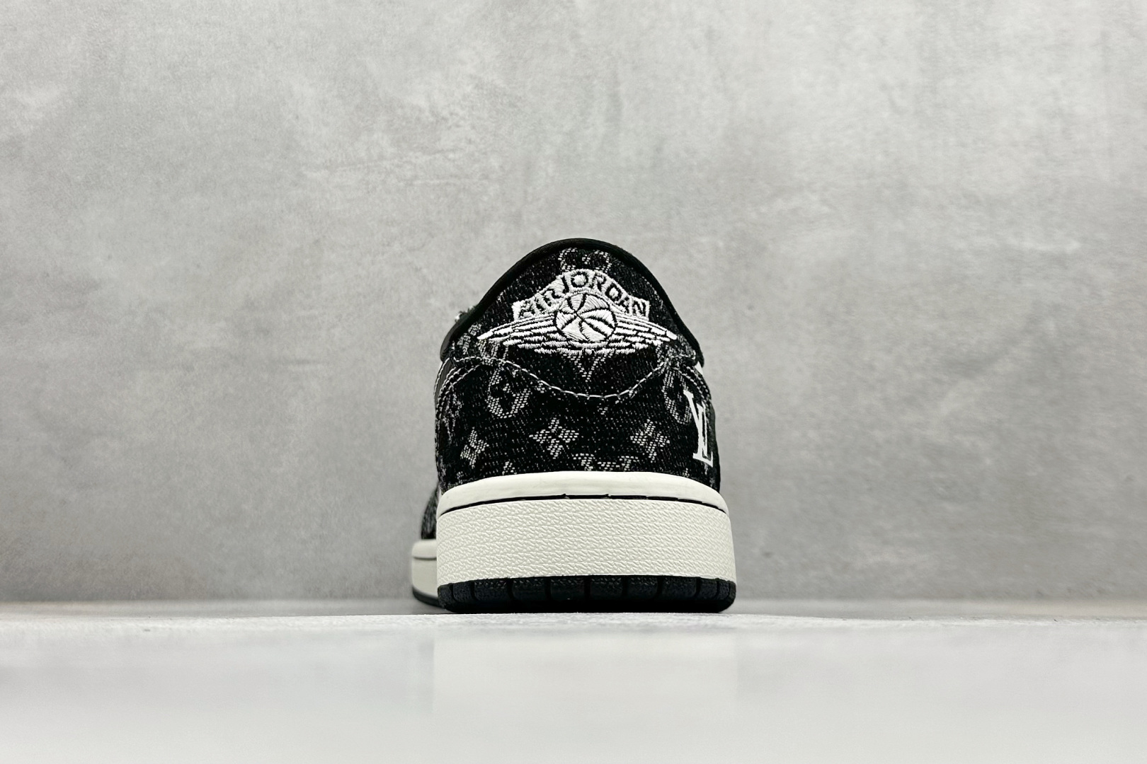 280 SC版Travis Scott x Fragment Design x Air Jordan 1 Low SP AJ1 乔1 LV联名 白黑牛仔 低帮文化休闲板鞋 SC0601-058-Chinese UA Cheap High Quatity Brand Clothes Bags handbags Sneakers wholesale wholesaler seller from China Factory suppliers Fashion Clothing Shoes best Quality Beautiful Price 280 SC版Travis Scott x Fragment Design x Air Jordan 1 Low SP AJ1 乔1 LV联名 白黑牛仔 低帮文化休闲板鞋 SC0601-058