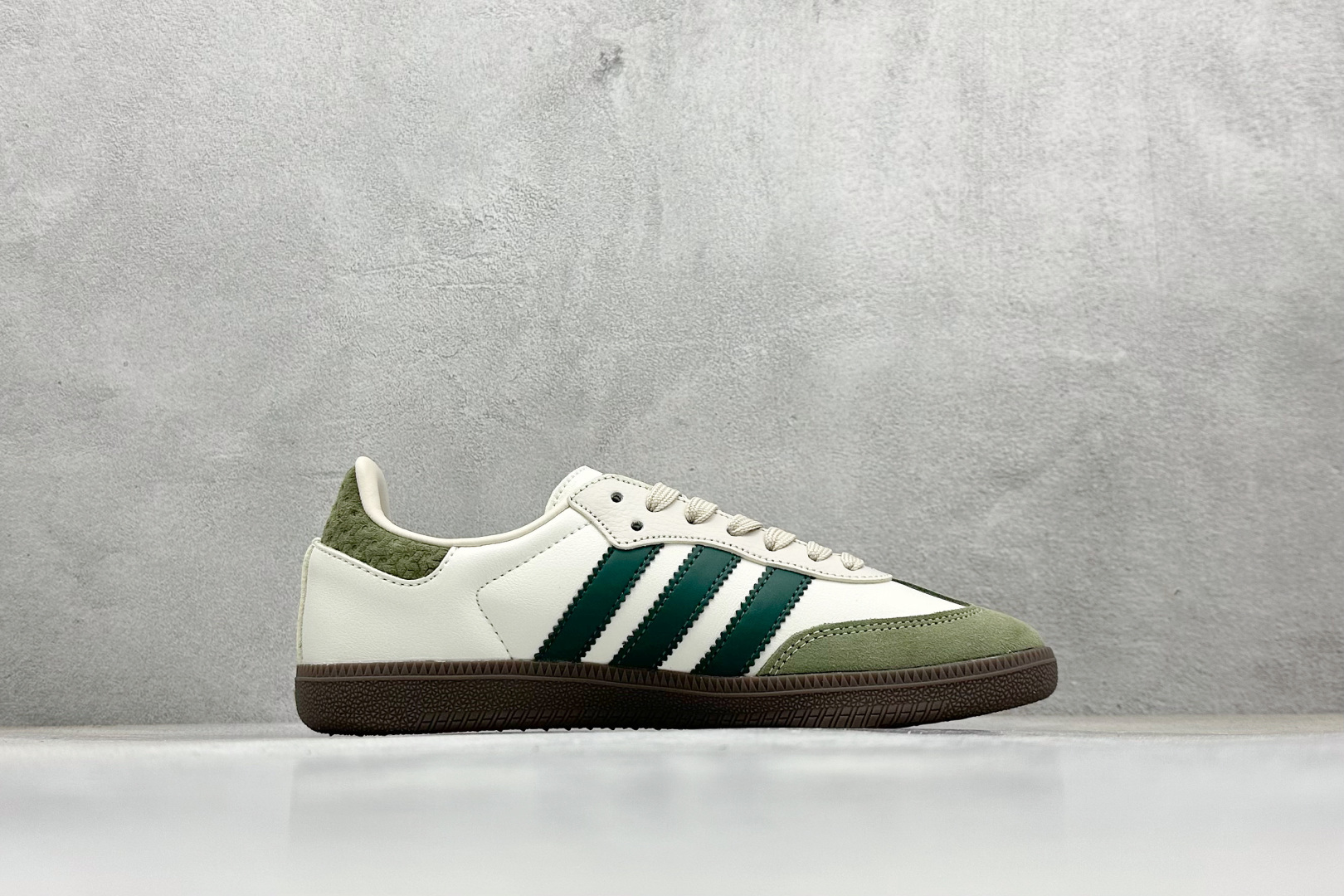 160 Adidas originals Samba x 古驰联名 桑巴舞系列复古经典轻便板鞋 GJ75809-Chinese UA Cheap High Quatity Brand Clothes Bags handbags Sneakers wholesale wholesaler seller from China Factory suppliers Fashion Clothing Shoes best Quality Beautiful Price 160 Adidas originals Samba x 古驰联名 桑巴舞系列复古经典轻便板鞋 GJ75809