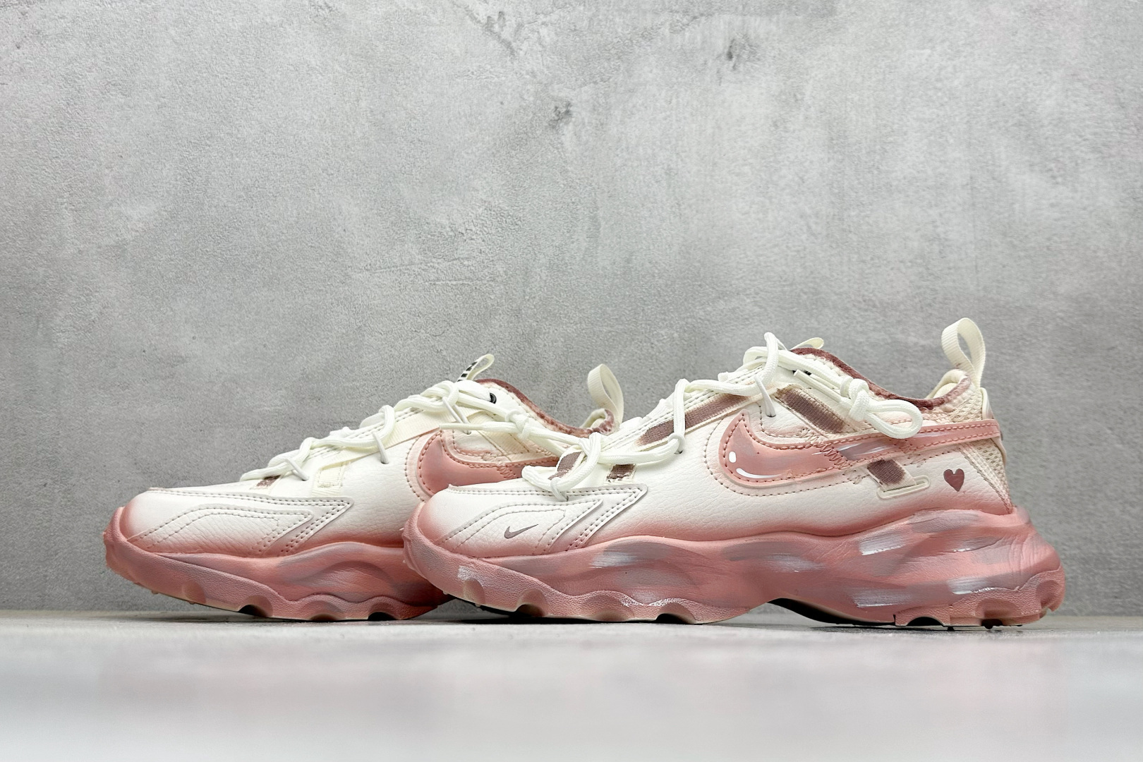 280 W NIKE TC 7900 新款老爹鞋 注入非凡时尚气息 DD9682-100-Chinese UA Cheap High Quatity Brand Clothes Bags handbags Sneakers wholesale wholesaler seller from China Factory suppliers Fashion Clothing Shoes best Quality Beautiful Price 280 W NIKE TC 7900 新款老爹鞋 注入非凡时尚气息 DD9682-100