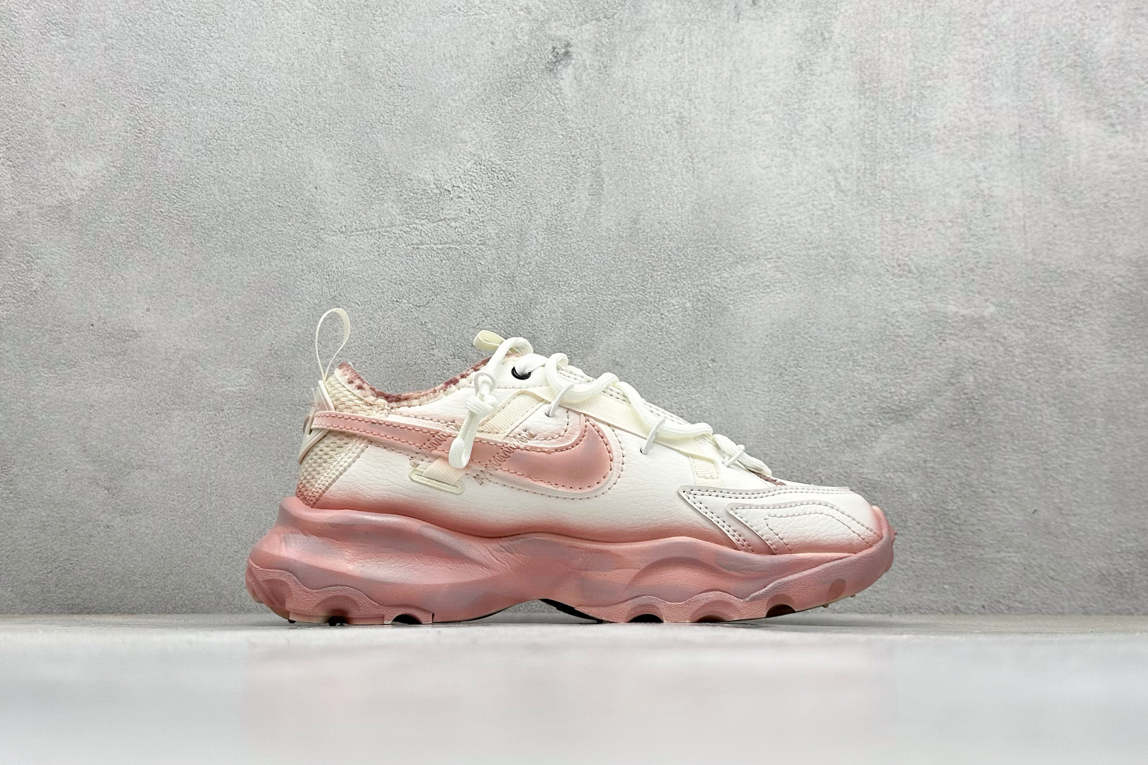 280 W NIKE TC 7900 新款老爹鞋 注入非凡时尚气息 DD9682-100-Chinese UA Cheap High Quatity Brand Clothes Bags handbags Sneakers wholesale wholesaler seller from China Factory suppliers Fashion Clothing Shoes best Quality Beautiful Price 280 W NIKE TC 7900 新款老爹鞋 注入非凡时尚气息 DD9682-100