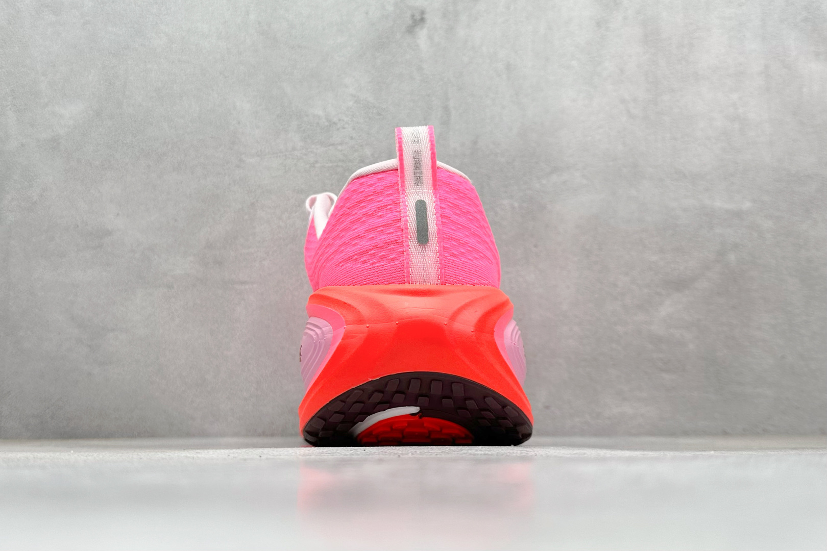 180 Nike Air Zoom Vomero Plus 耐克网面厚底气垫跑鞋 HV8154-604