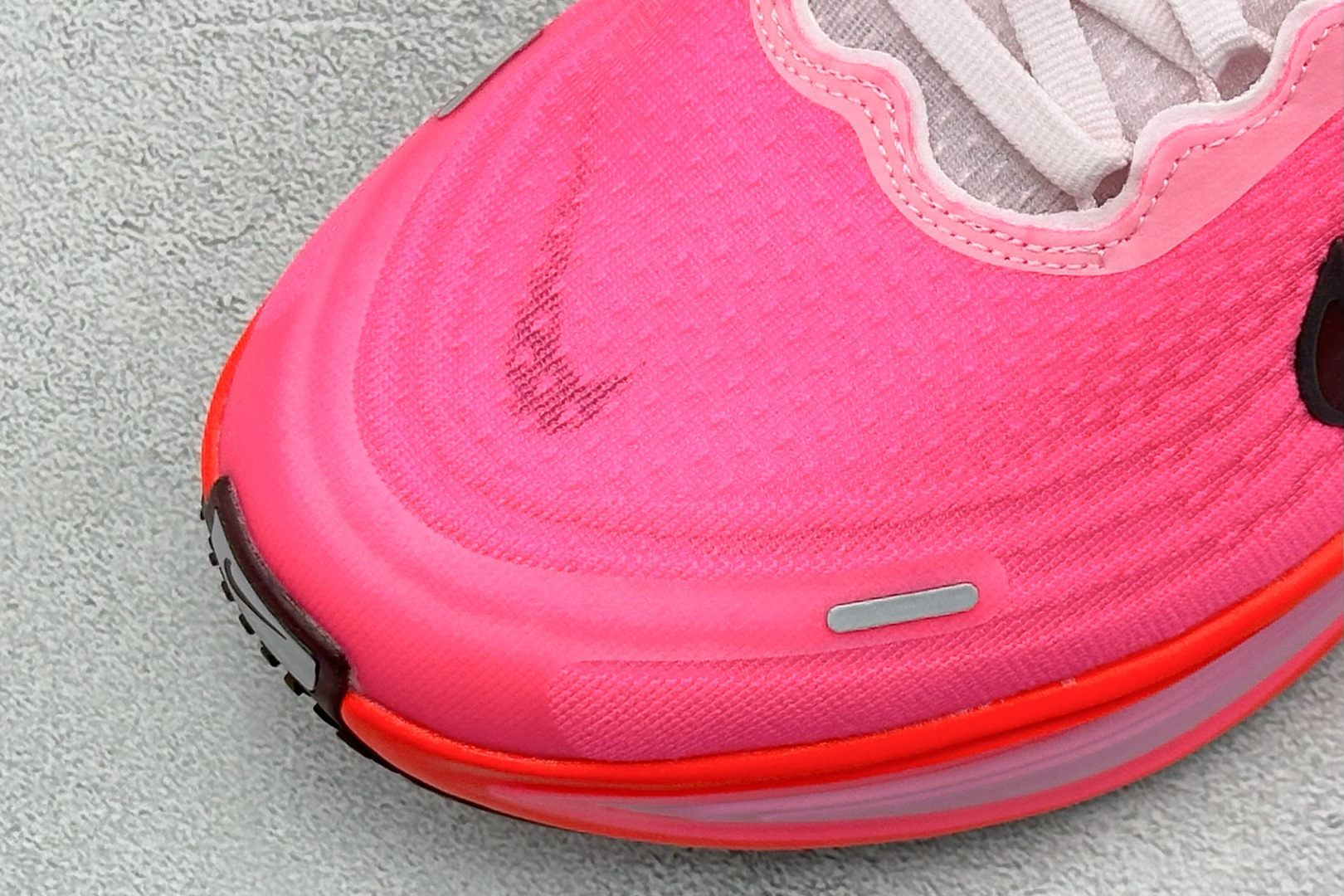 180 Nike Air Zoom Vomero Plus 耐克网面厚底气垫跑鞋 HV8154-604