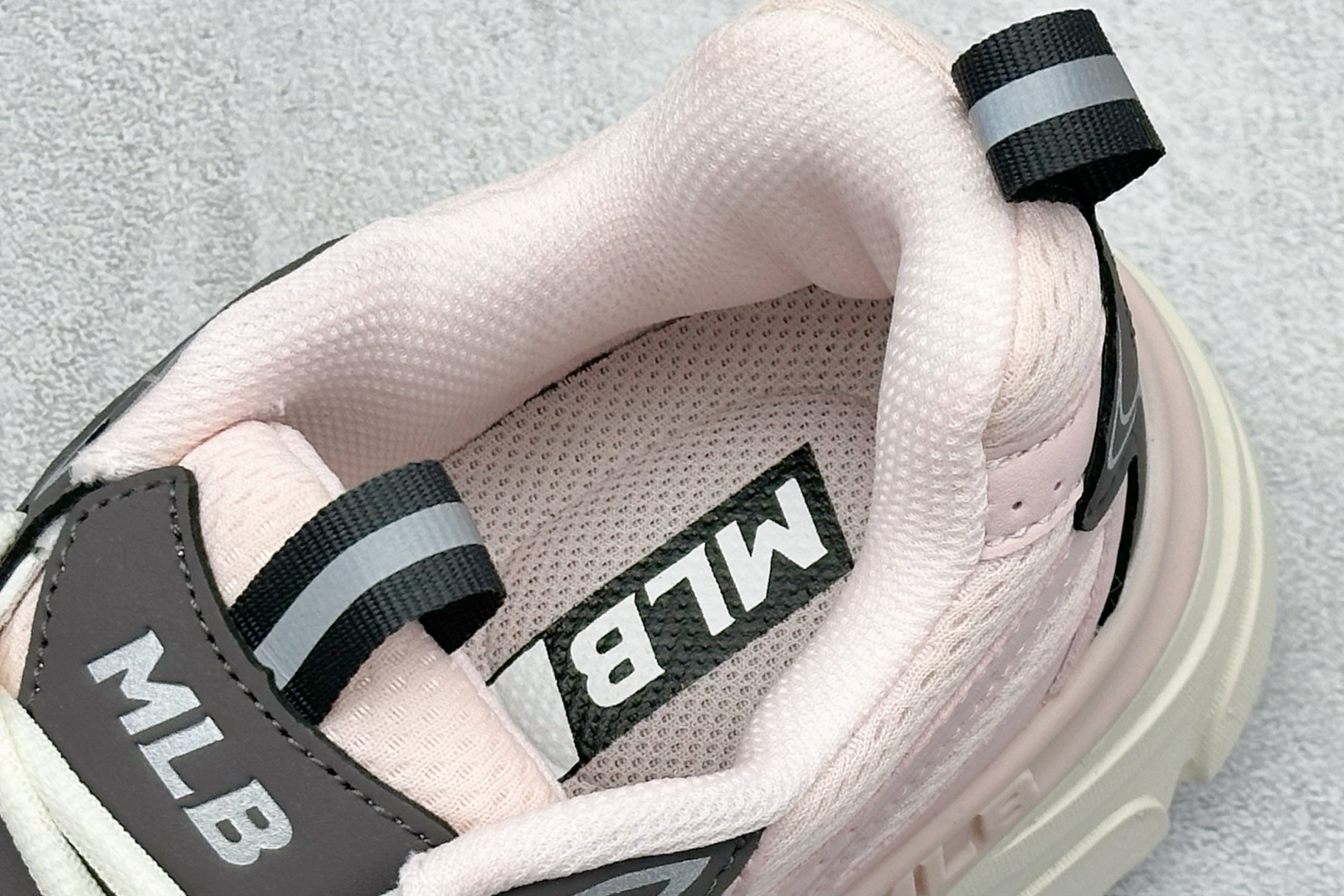 190 NY版MLB Chunky Curve Runner Speed 纽约洋基队 厚底休闲跑鞋 3ARNC055N