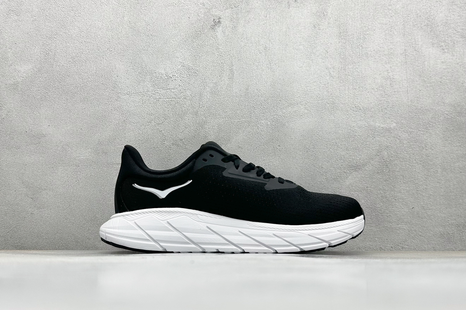 180 BF版HOKA ONE ONE M ARAHI 7 低帮专业越野跑步鞋 1147870-BWHT