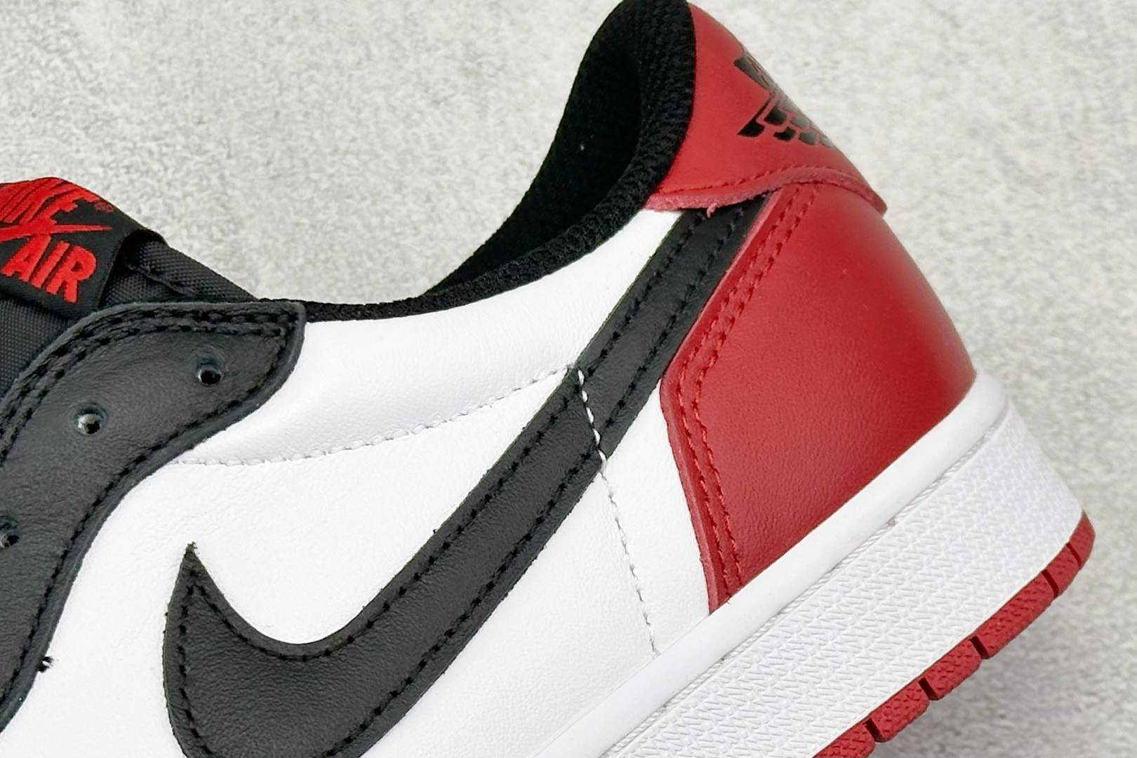 260 新F版Air Jordan 1 Low 黑脚趾 低帮板鞋 CZ0790-106