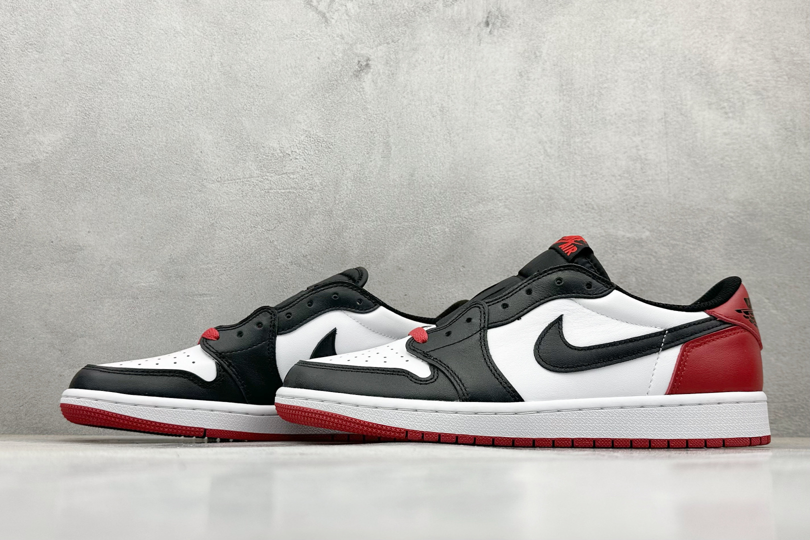 260 新F版Air Jordan 1 Low 黑脚趾 低帮板鞋 CZ0790-106