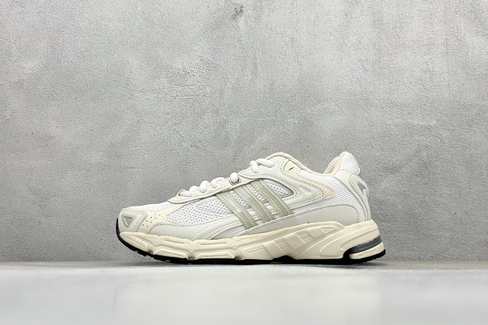 福利特价💰100
Adidas Originals Response CL 复古休闲跑步鞋
鞋身采用大面积的麂皮和网布材质 复古感拉满 中底采用阿迪达斯经典的adiprene 后掌添加新的Pro-miderotor科技 脚感回弹力十足
货号: GY2014
尺码: 36 36.5 37 38 38.5 39 40 41 42 42.5 43 44 45
编码:25