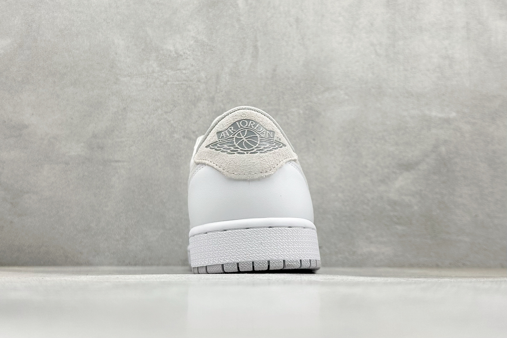 新F版Air Jordan 1 Low 小巴黎 低帮板鞋 CZ0790-100-莆田鞋,莆田鞋货源,高仿鞋,高仿鞋货源,安福档口,莆田高仿鞋,莆田鞋批发,高仿鞋批发,莆田高仿运动鞋,高仿运动鞋,莆田运动鞋 新F版Air Jordan 1 Low 小巴黎 低帮板鞋 CZ0790-100