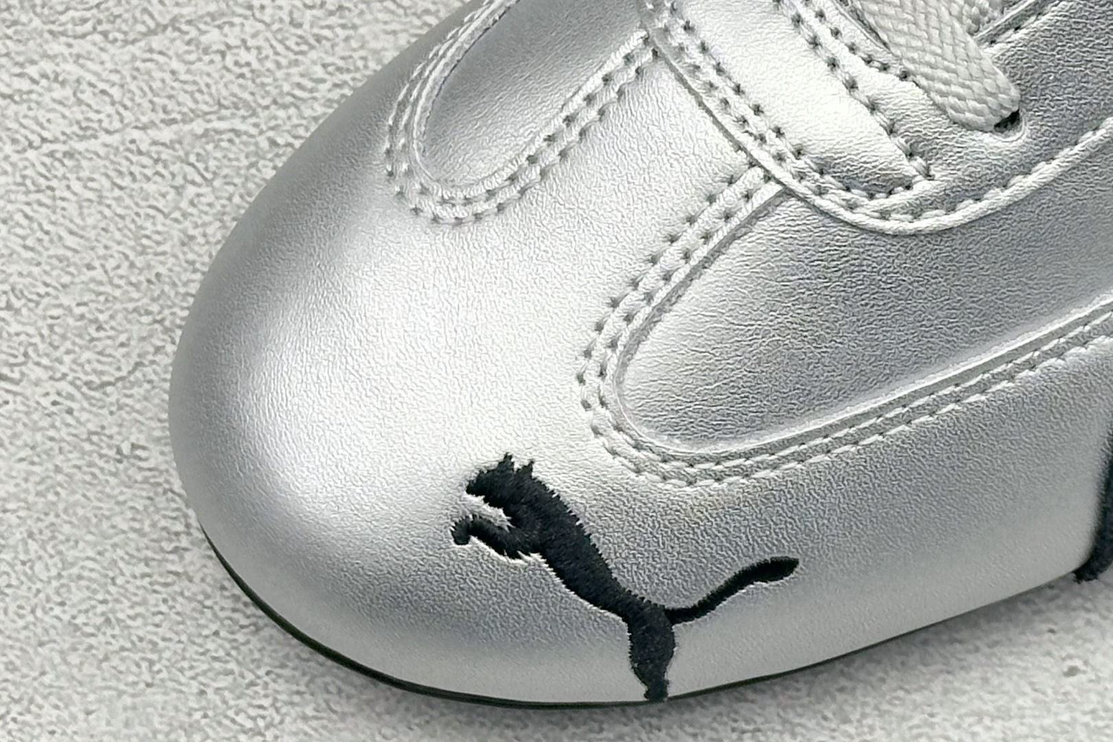 210 S2版Ferrari x Puma Speedcet 联名彪马低帮复古运动休闲赛车跑鞋 403689-01