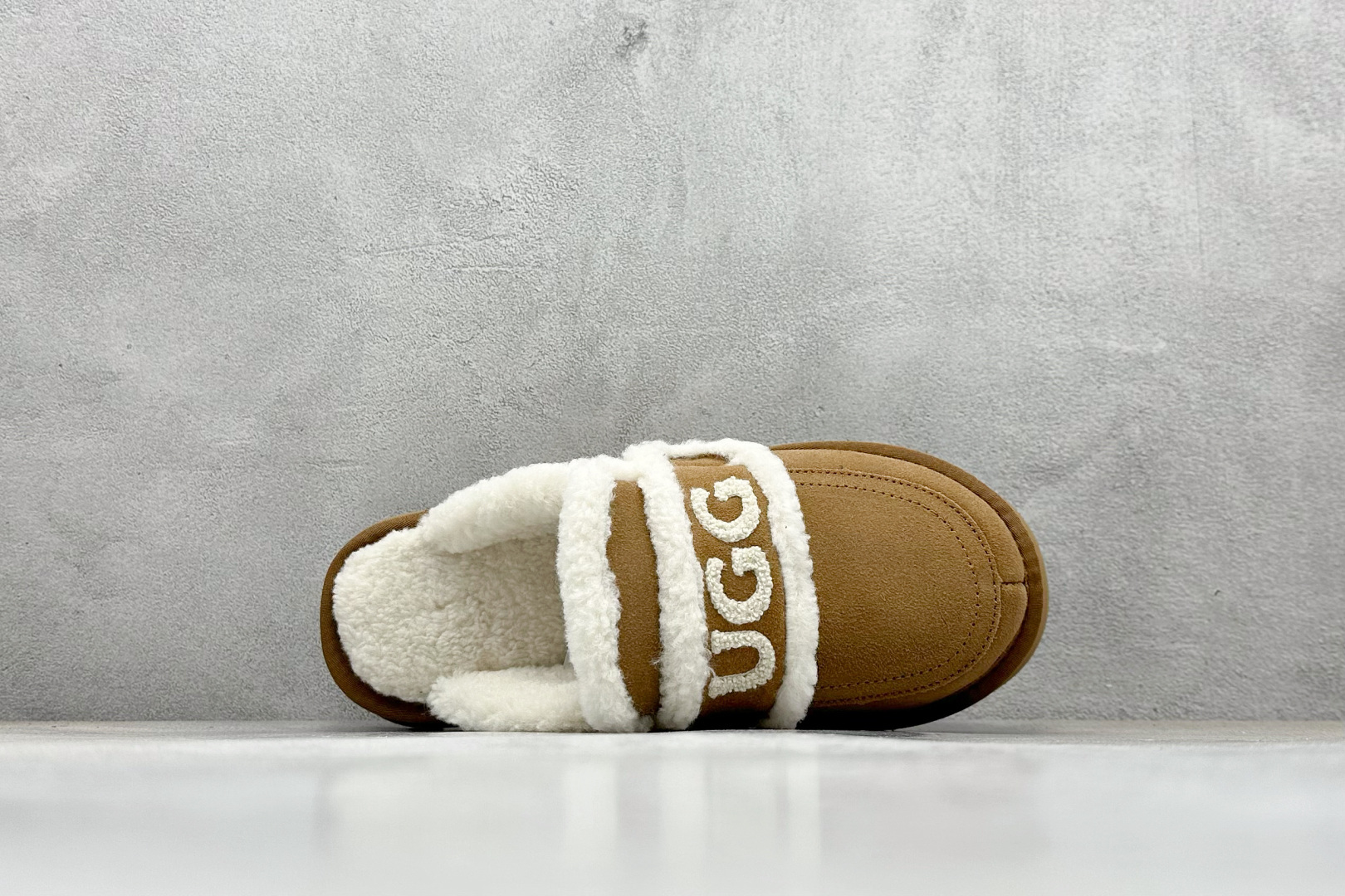 UGG 小胖丁系列加厚款 穆勒风包头5CM半拖鞋 民族风秋冬雪地靴 羊皮毛一体高品质 保暖锁热