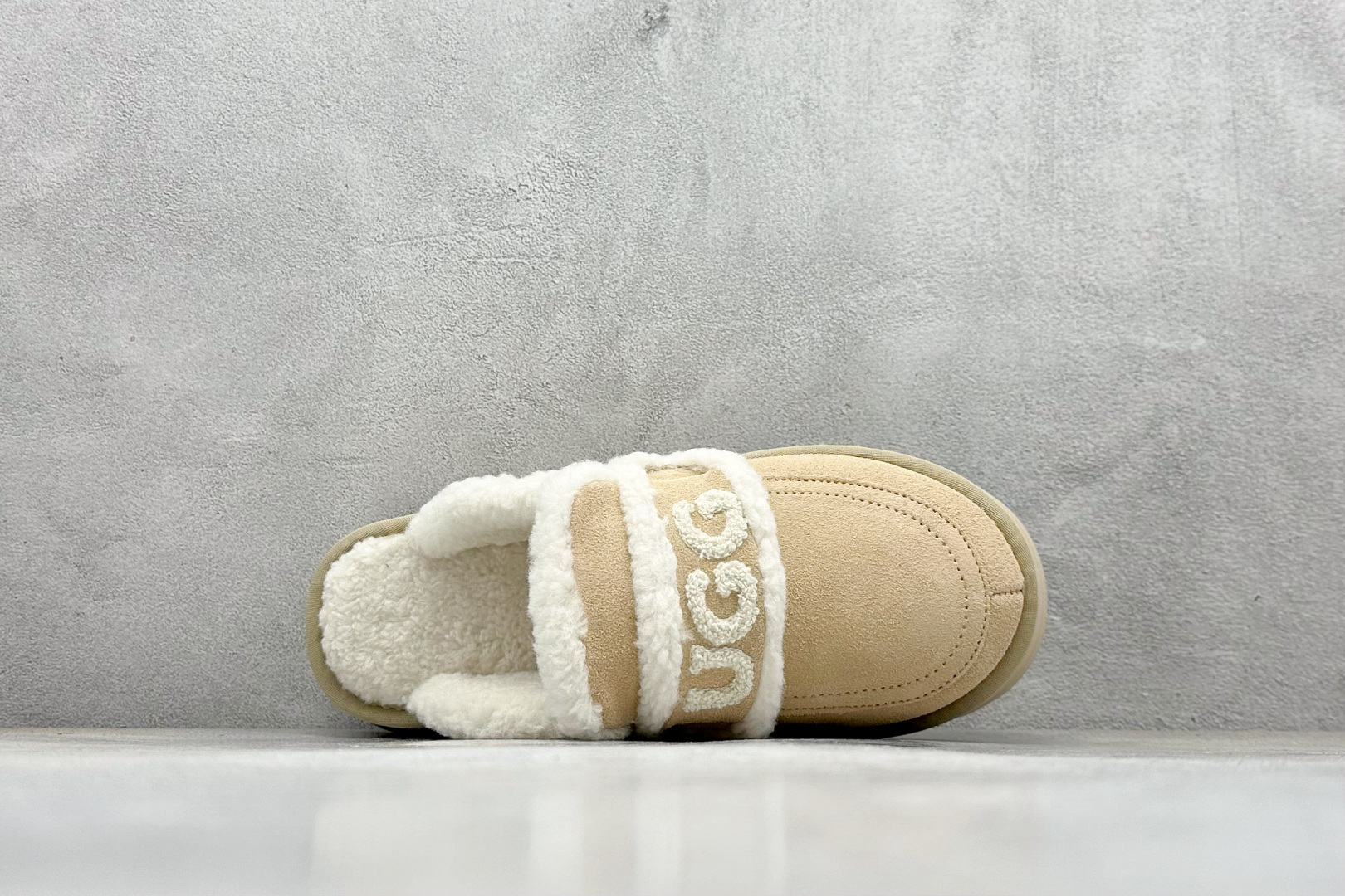 UGG 小胖丁系列加厚款 穆勒风包头5CM半拖鞋 民族风秋冬雪地靴 羊皮毛一体高品质 UGG 小胖丁系列加厚款 穆勒风包头5CM半拖鞋 民族风秋冬雪地靴 羊皮毛一体高品质