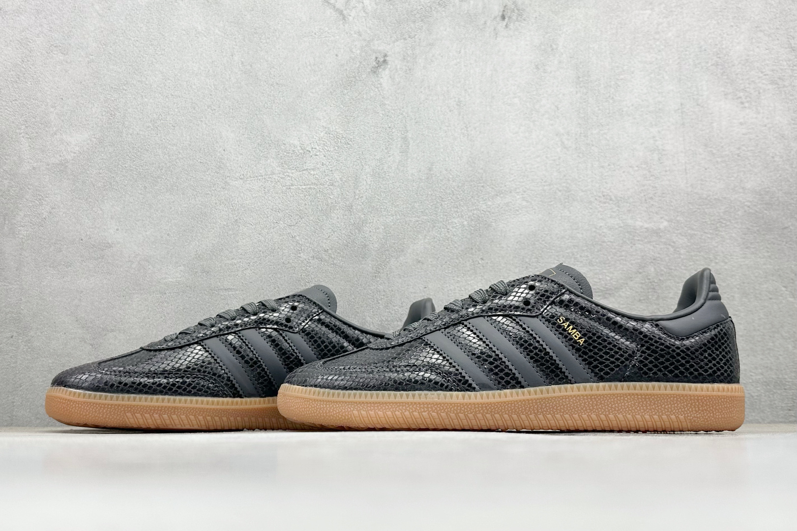 130 Adidas Originals Samba 阿迪达斯三叶草 桑巴舞系列绅士德训足球风百搭低帮休闲运动板鞋 JQ3532