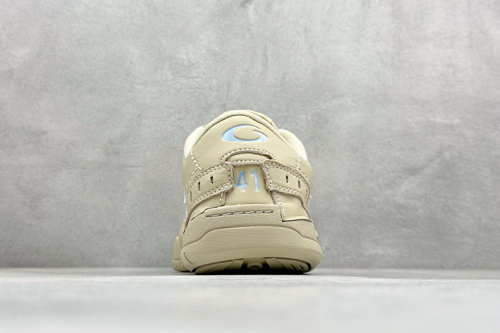 250 I8版Balenciaga Hamptons Worn-Out 巴黎世家十八18代 涤纶（聚酯纤维）牛皮革 圆头系带 低帮 生活休闲鞋板鞋 841763-WCURS-9490