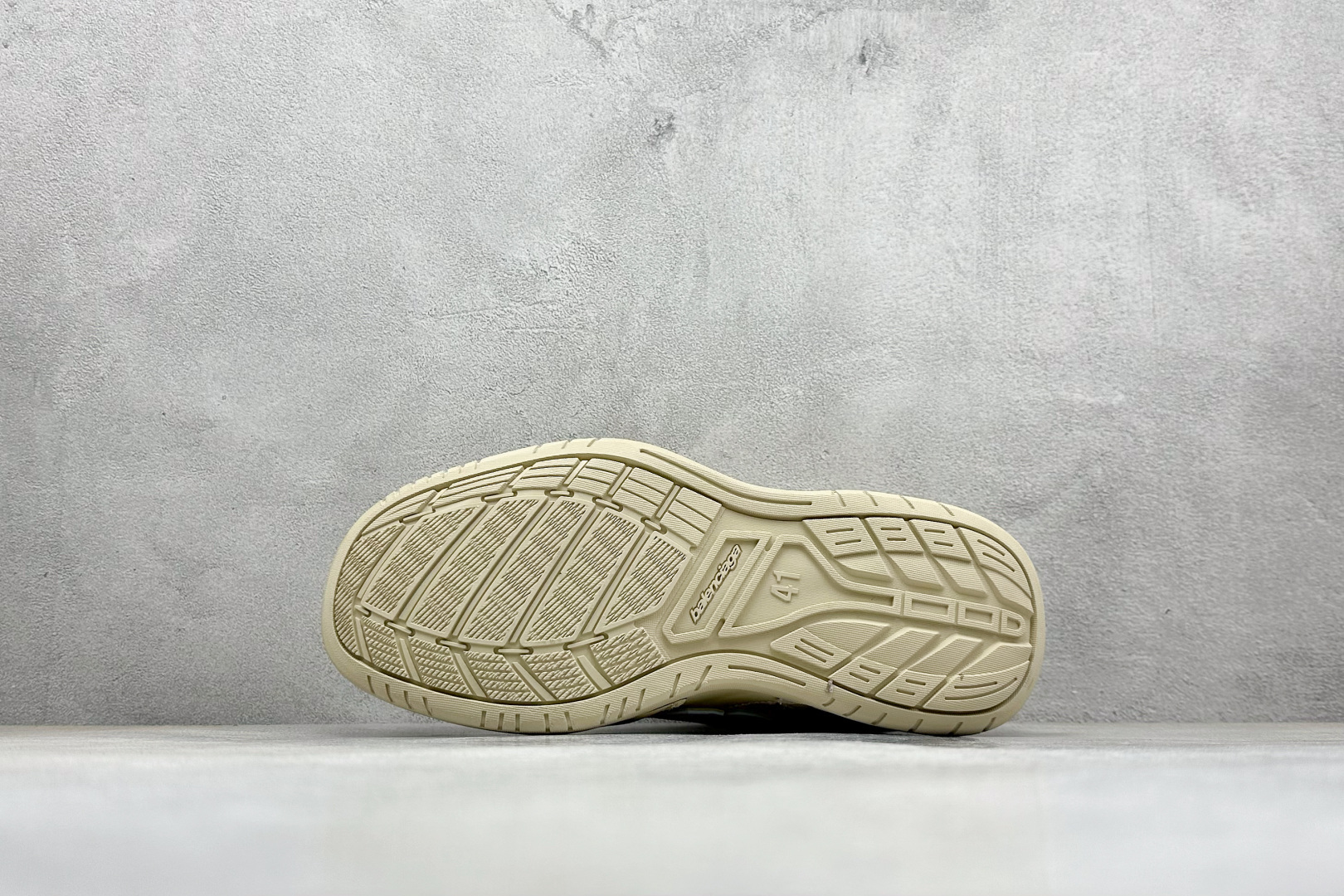 250 I8版Balenciaga Hamptons Worn-Out 巴黎世家十八18代 涤纶（聚酯纤维）牛皮革 圆头系带 低帮 生活休闲鞋板鞋 841763-WCURS-9490