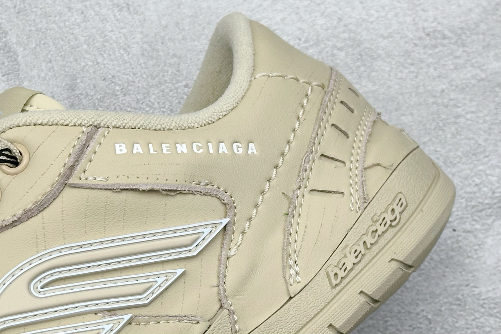 250 I8版Balenciaga Hamptons Worn-Out 巴黎世家十八18代 涤纶（聚酯纤维）牛皮革 圆头系带 低帮 生活休闲鞋板鞋 841763-WCURS-9490