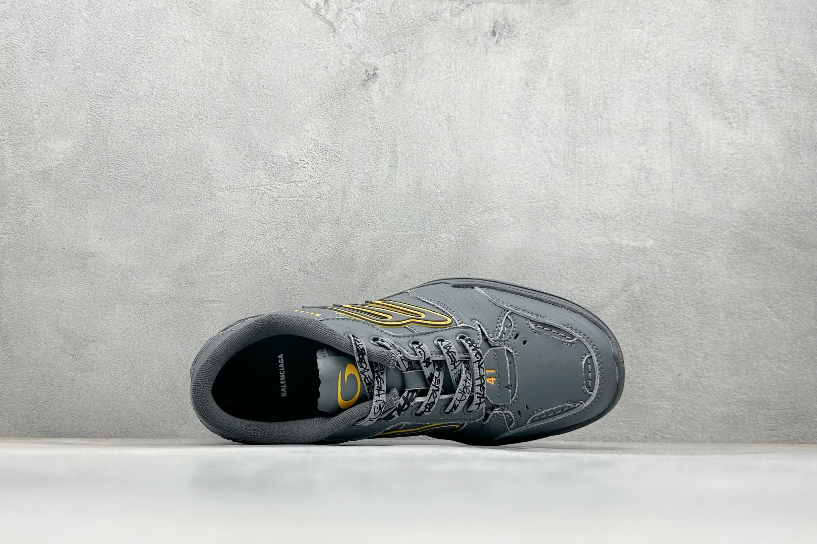 I8版Balenciaga Hamptons Worn-Out 巴黎世家十八18代 涤纶（聚酯纤维）牛皮革 圆头系带 低帮 生活休闲鞋板鞋 841765-WCURB-1180