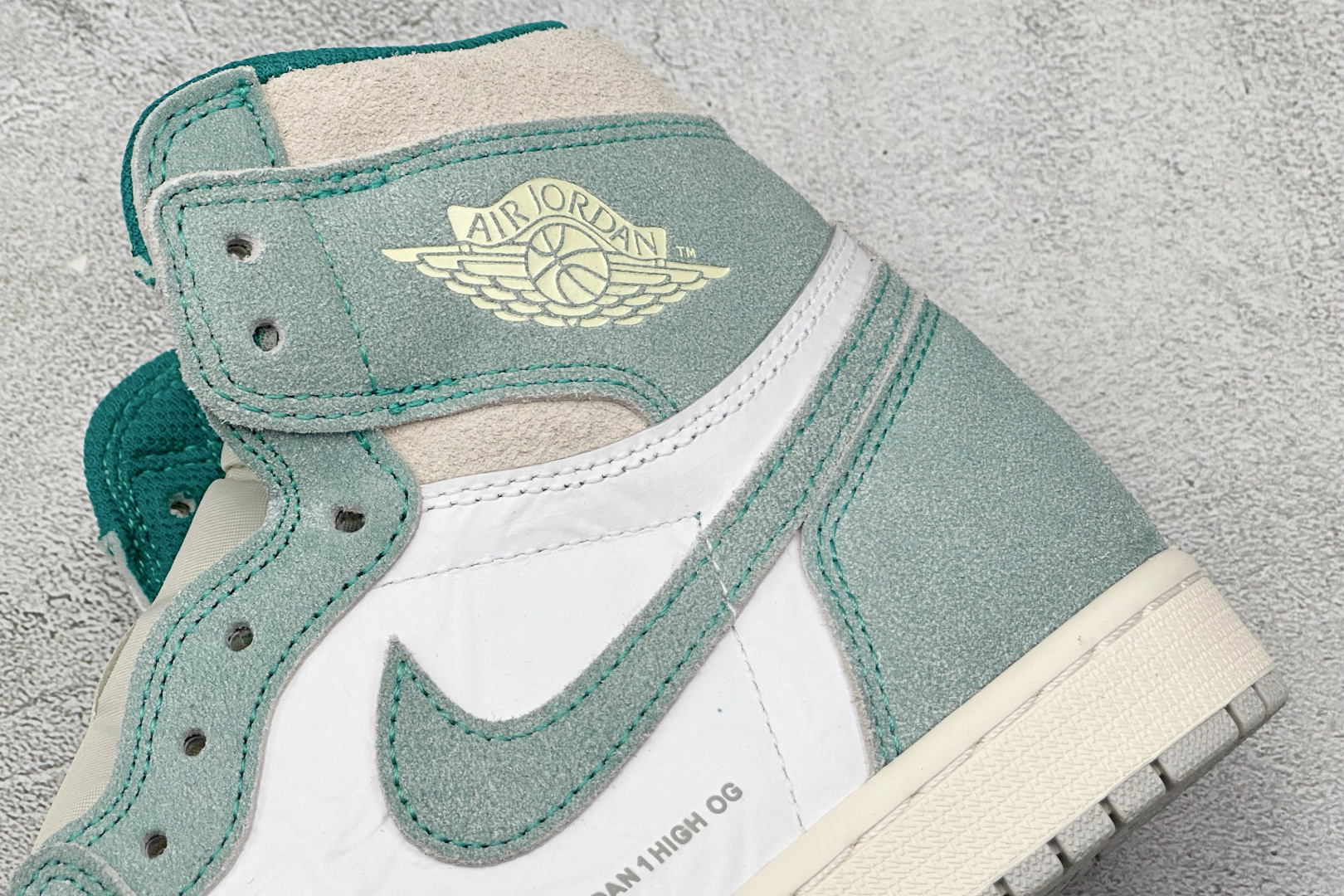 260 新F版AIR Jordan 1 RETRO HIGH 高帮 蒂芙尼 555088-311