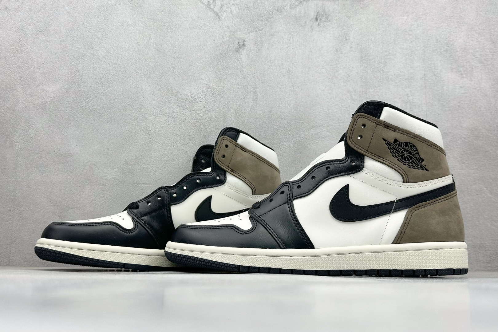 260 新F版AIR Jordan 1 RETRO HIGH 高帮 摩卡 555088-105