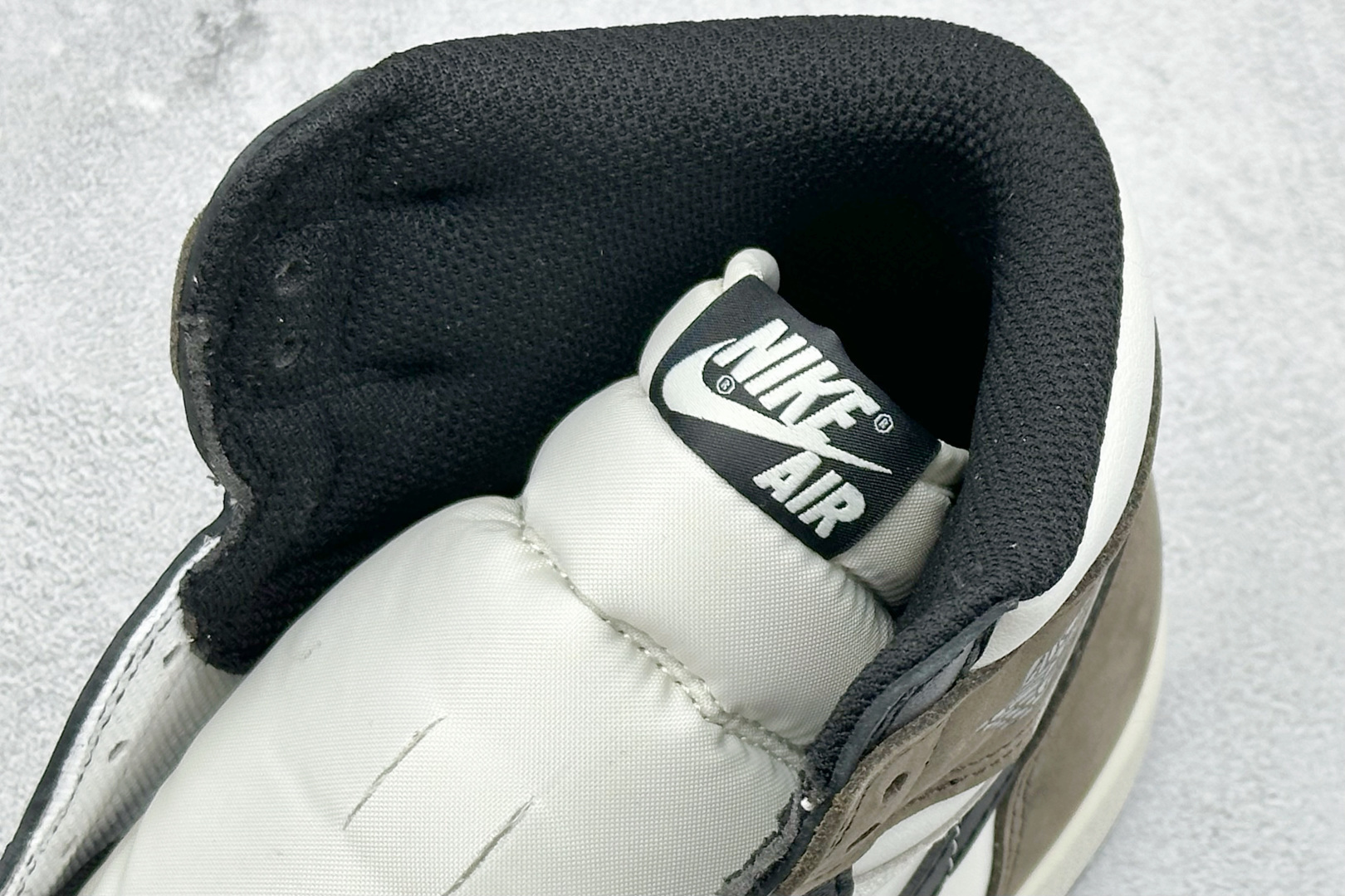 260 新F版AIR Jordan 1 RETRO HIGH 高帮 摩卡 555088-105