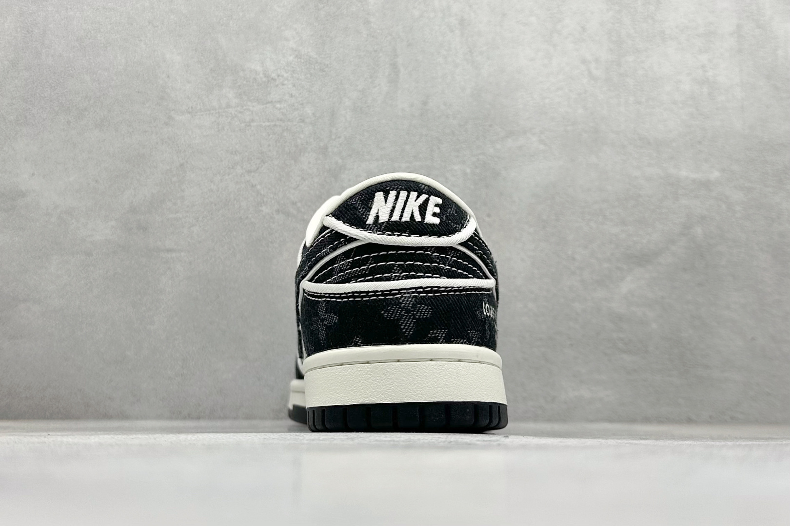 280 SC版Nike SB Dunk Low LV联名 白深黑牛仔 高端定制 低帮休闲板鞋 SC0601-467