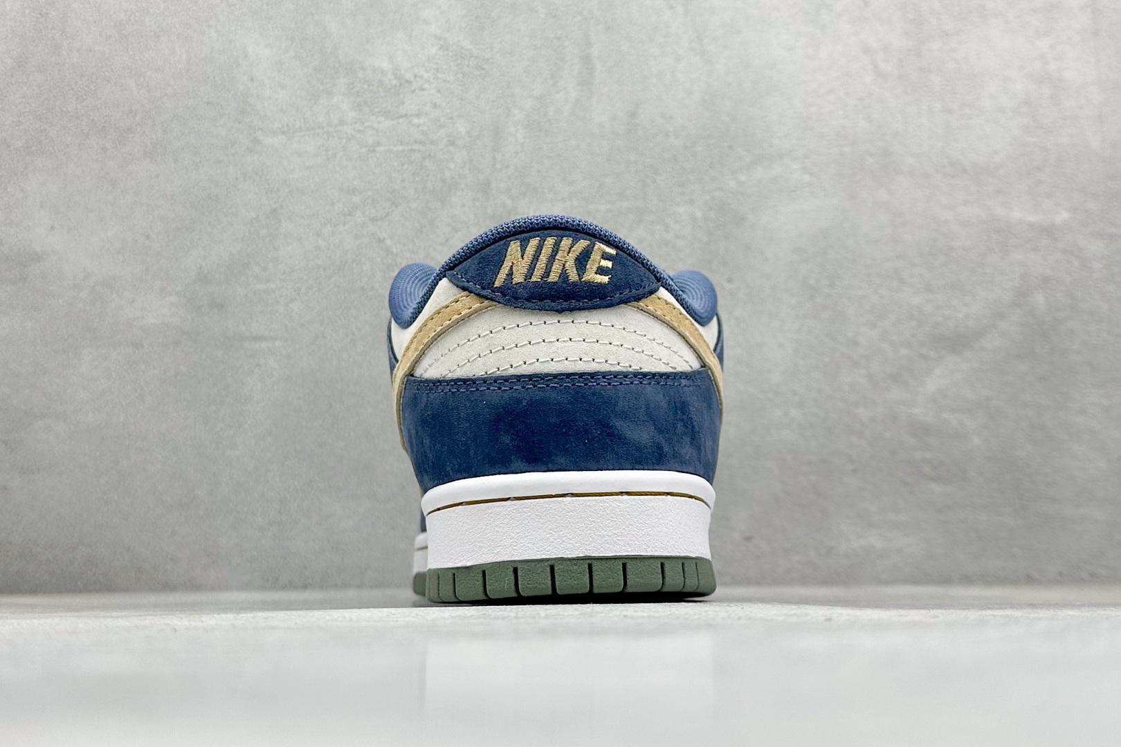 200 Nike Dunk SB “Smile” 绒面革 蓝白 HF3063-002