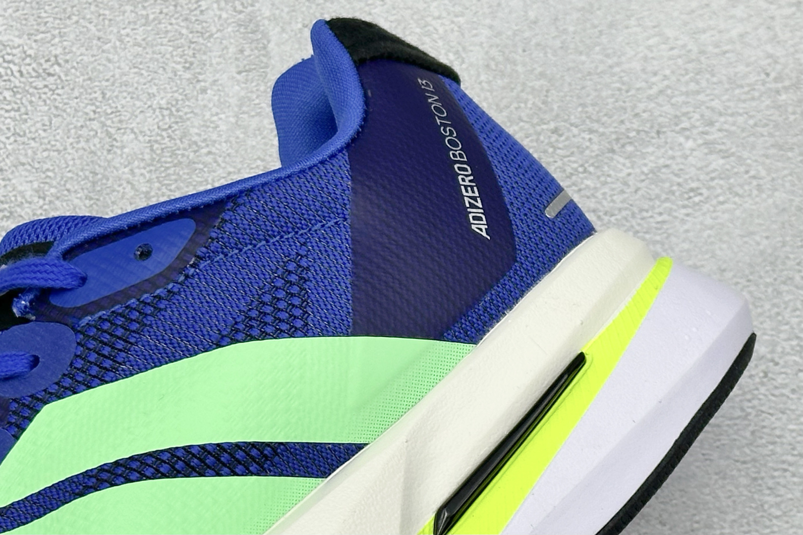 180 AD Adizero Boston 13 透气网布竞速跑鞋 JS4944