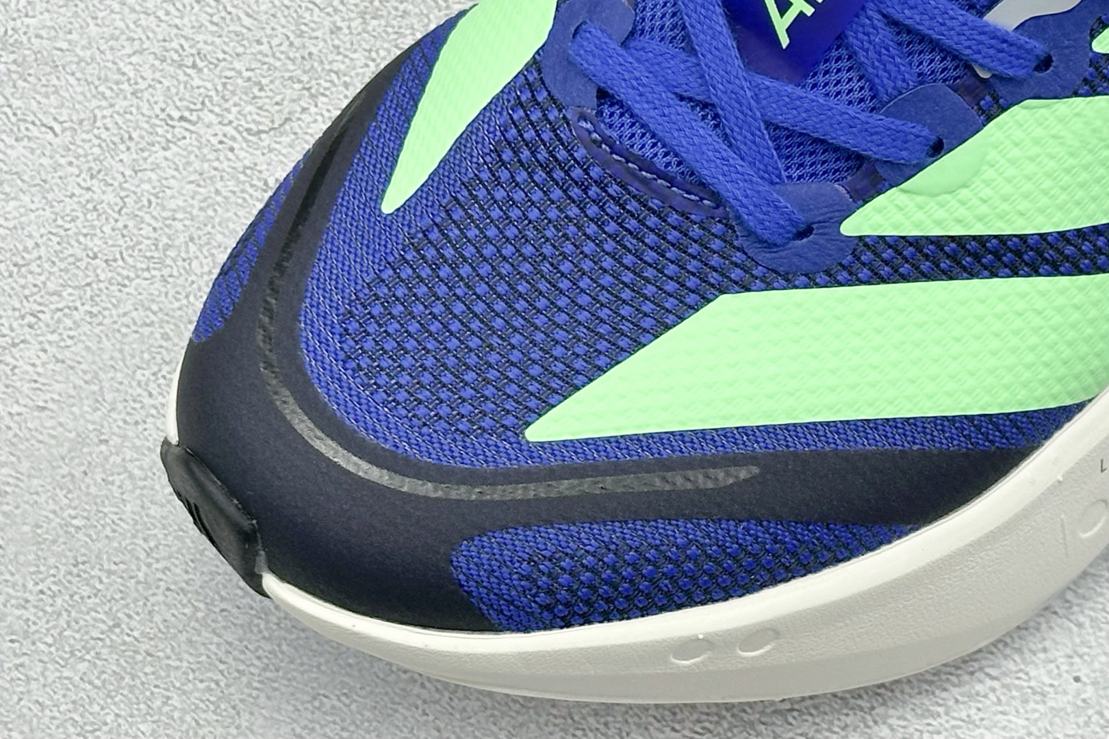 180 AD Adizero Boston 13 透气网布竞速跑鞋 JS4944