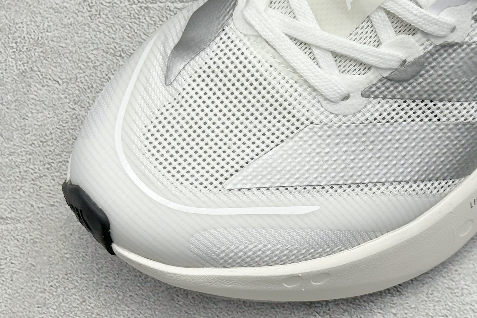 180 AD Adizero Boston 13 透气网布竞速跑鞋 JS4948