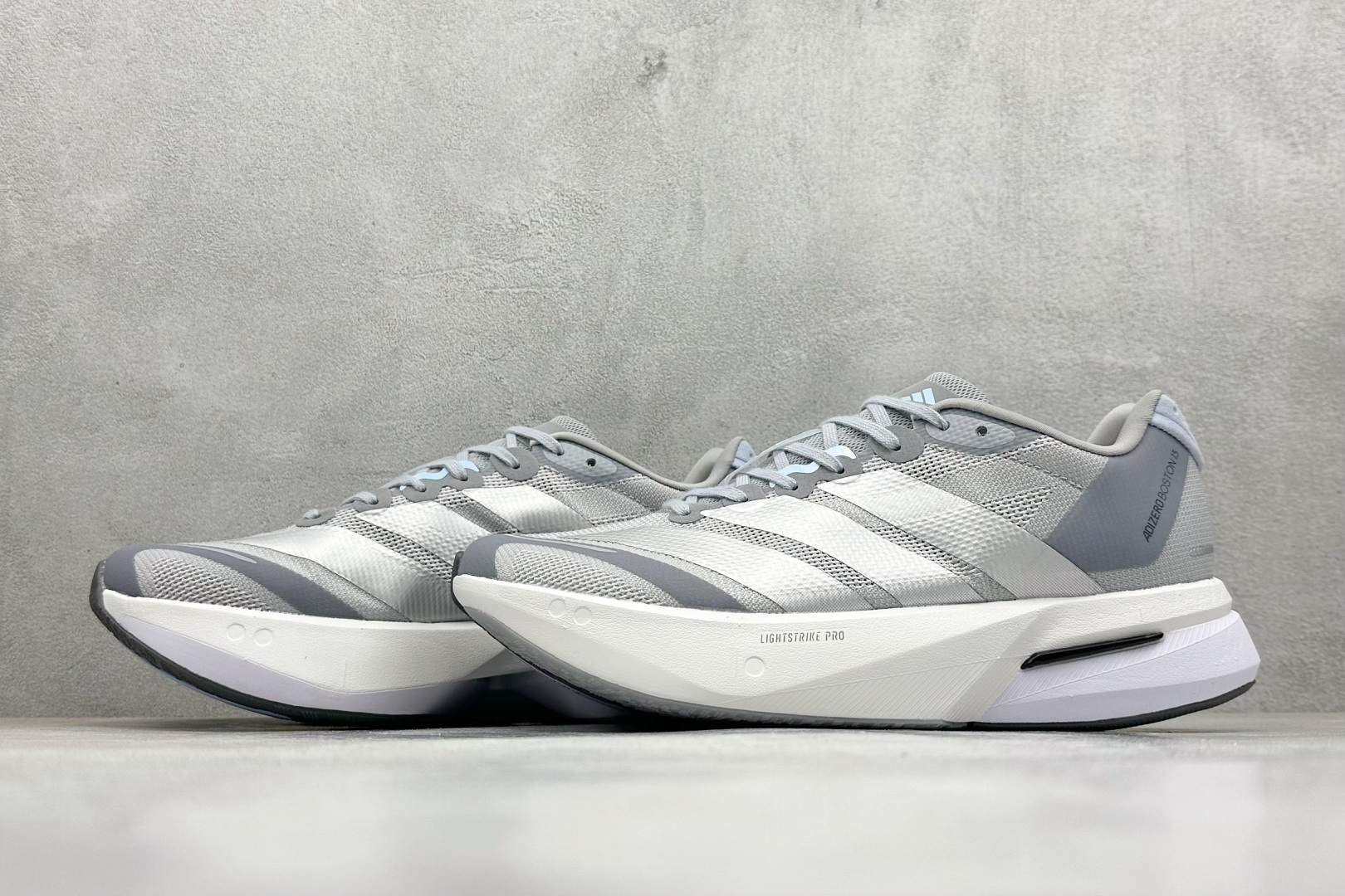 180 AD Adizero Boston 13 透气网布竞速跑鞋 JS4949