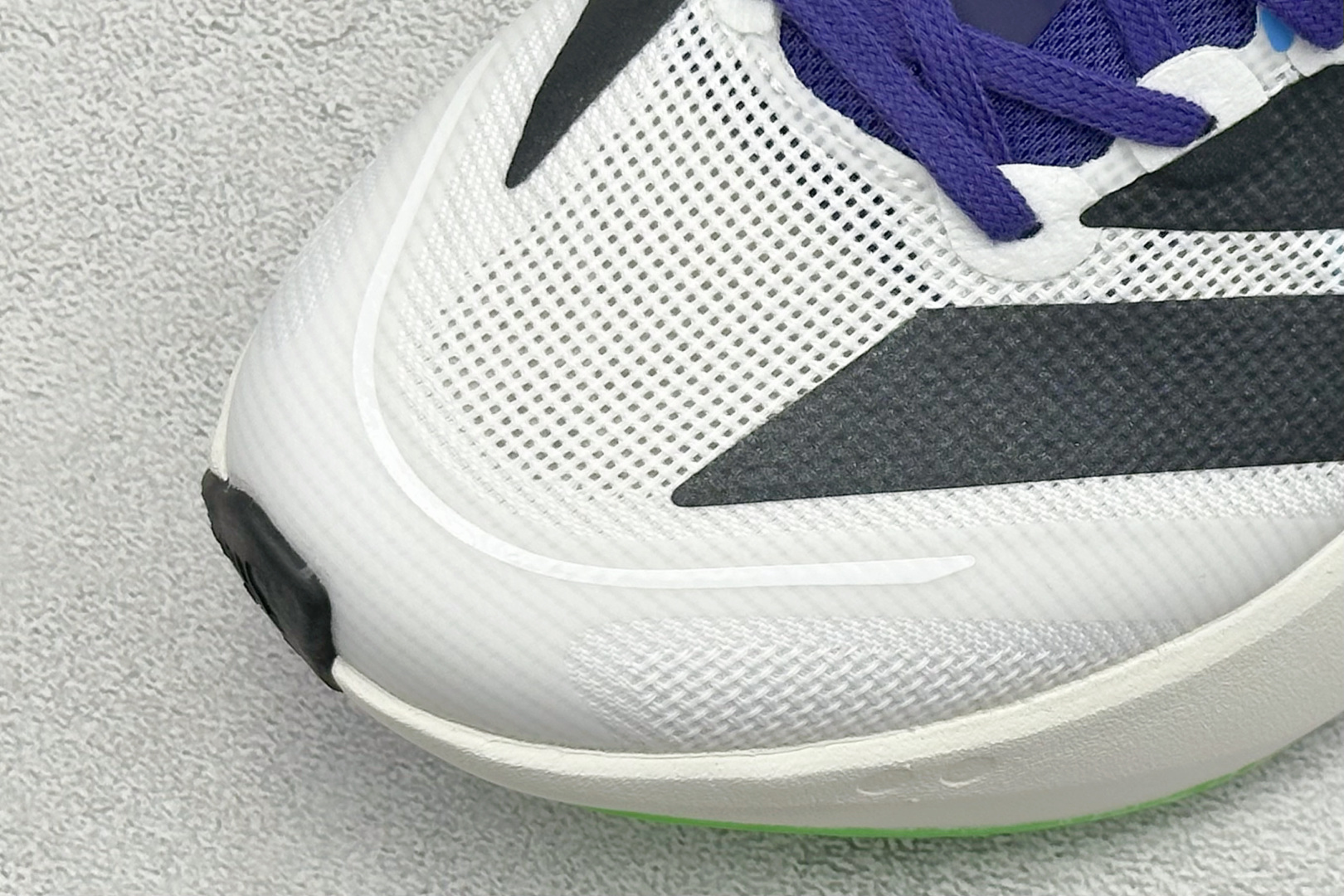 180 AD Adizero Boston 13 透气网布竞速跑鞋 JS4946