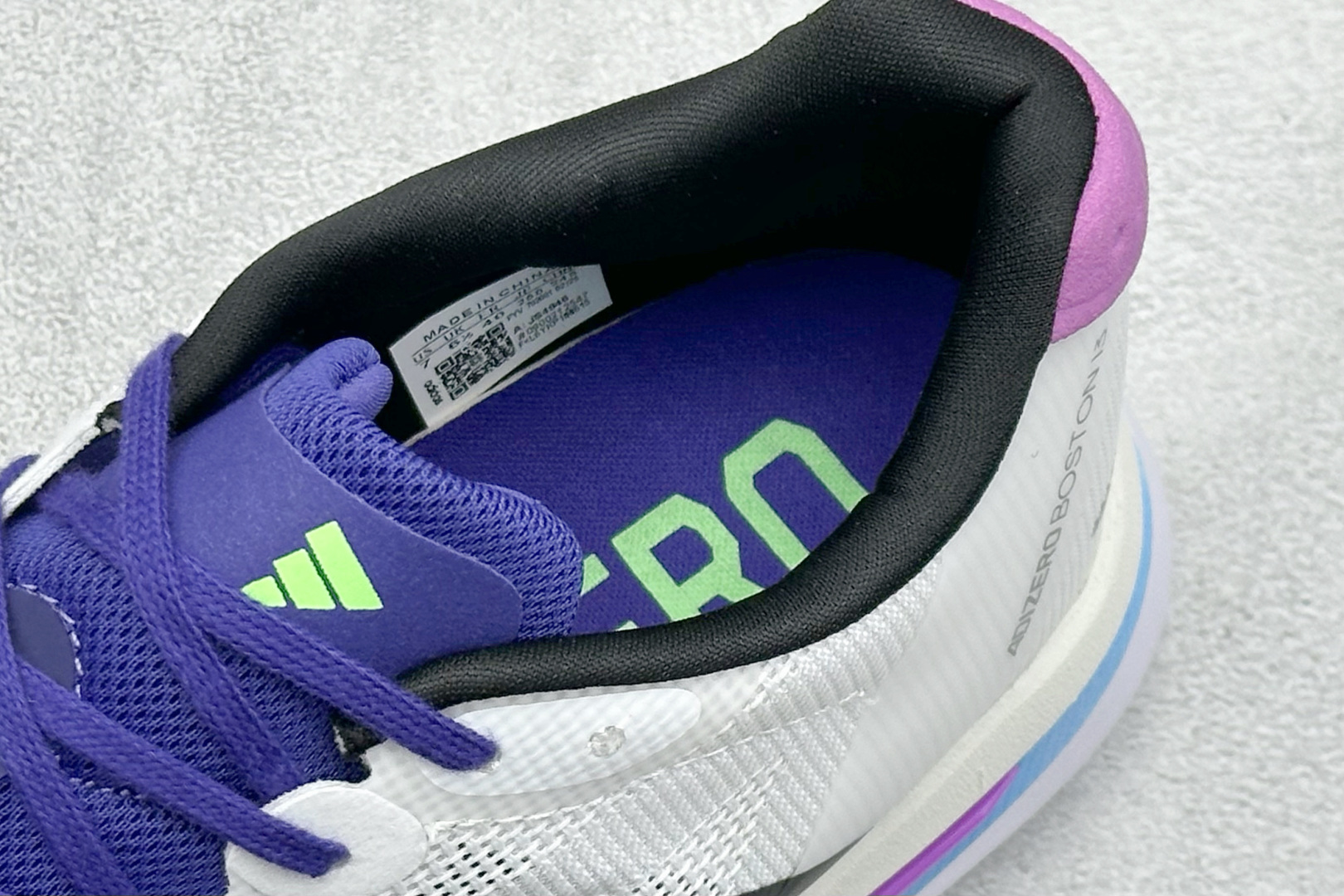 180 AD Adizero Boston 13 透气网布竞速跑鞋 JS4946