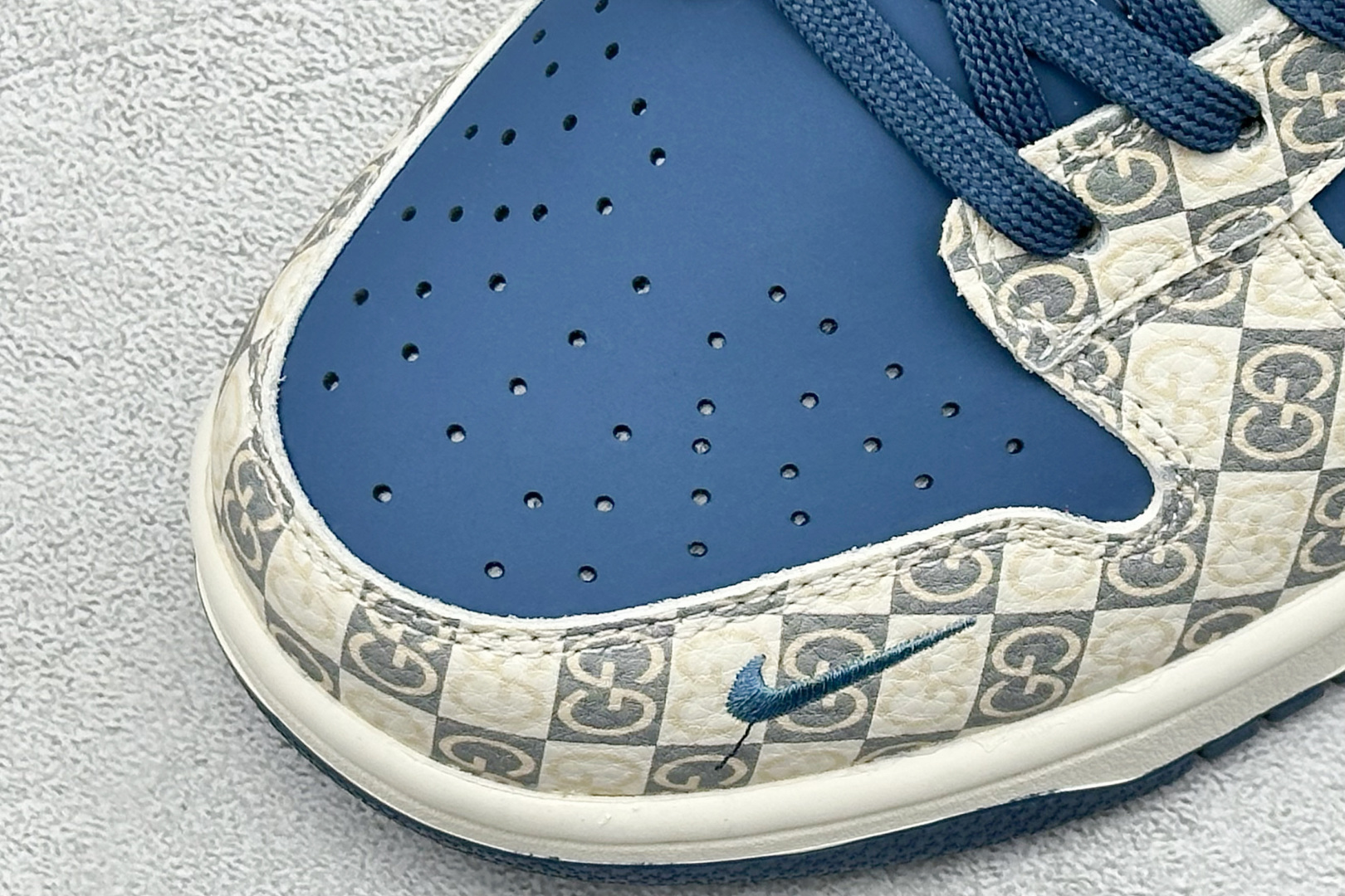 280 XC版Nike SB Dunk Low 古驰联名 高端定制 低帮休闲板鞋 SR8888-009-Chinese UA Cheap High Quatity Brand Clothes Bags handbags Sneakers wholesale wholesaler seller from China Factory suppliers Fashion Clothing Shoes best Quality Beautiful Price 280 XC版Nike SB Dunk Low 古驰联名 高端定制 低帮休闲板鞋 SR8888-009