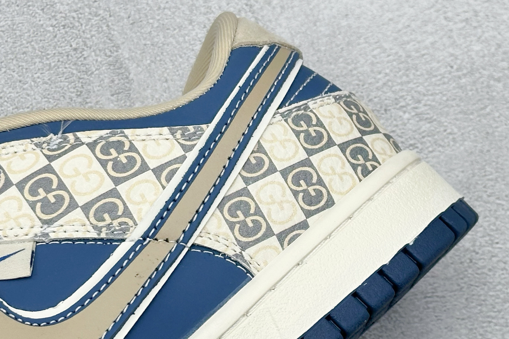 280 XC版Nike SB Dunk Low 古驰联名 高端定制 低帮休闲板鞋 SR8888-009-Chinese UA Cheap High Quatity Brand Clothes Bags handbags Sneakers wholesale wholesaler seller from China Factory suppliers Fashion Clothing Shoes best Quality Beautiful Price 280 XC版Nike SB Dunk Low 古驰联名 高端定制 低帮休闲板鞋 SR8888-009