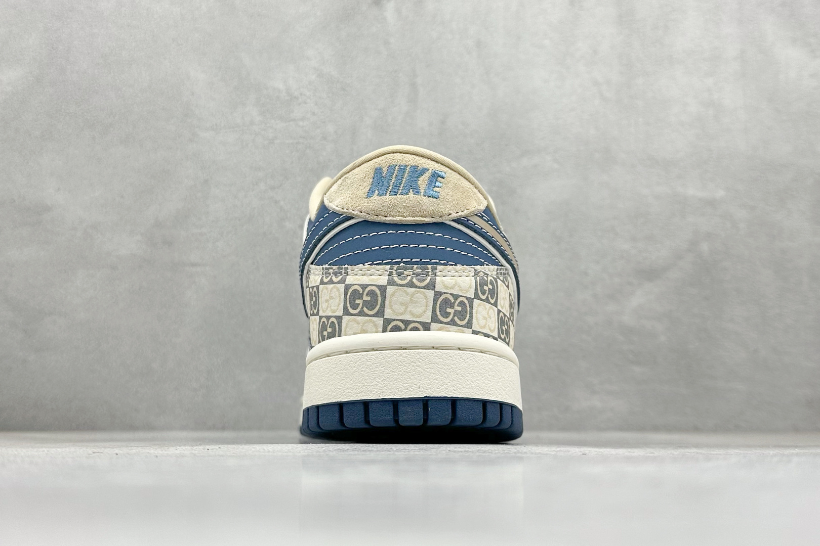 280 XC版Nike SB Dunk Low 古驰联名 高端定制 低帮休闲板鞋 SR8888-009-Chinese UA Cheap High Quatity Brand Clothes Bags handbags Sneakers wholesale wholesaler seller from China Factory suppliers Fashion Clothing Shoes best Quality Beautiful Price 280 XC版Nike SB Dunk Low 古驰联名 高端定制 低帮休闲板鞋 SR8888-009