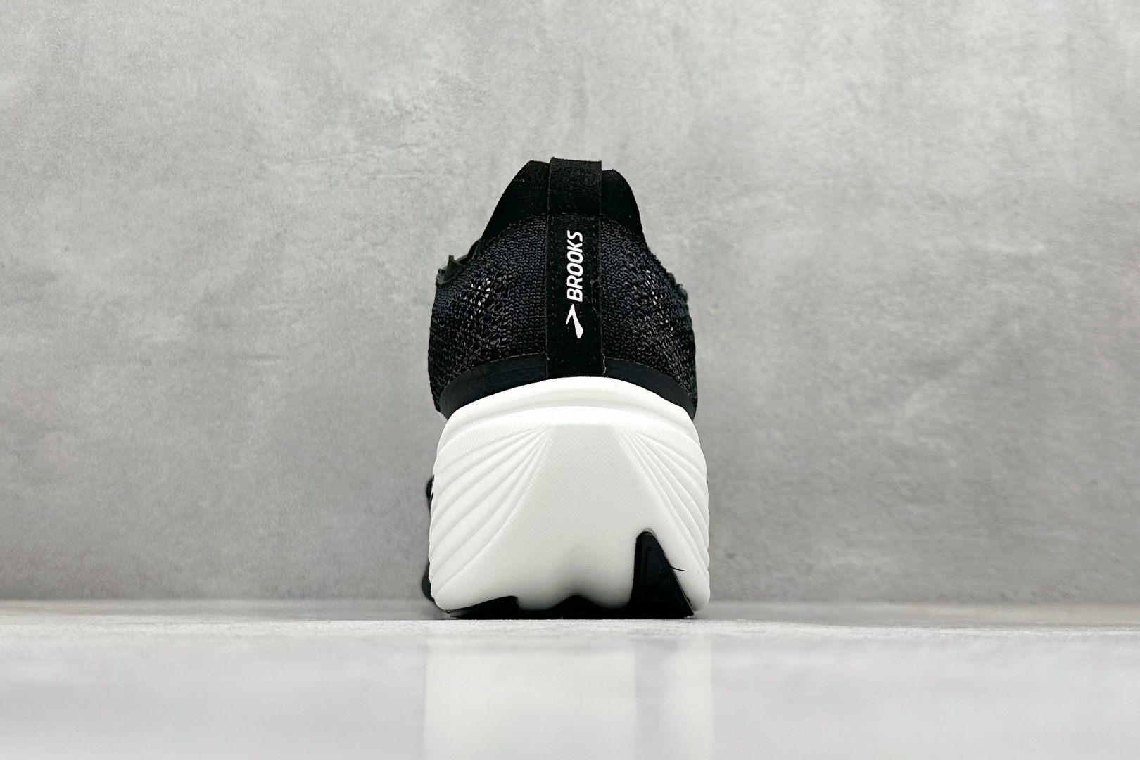 180 Brooks Hyperion Elite 4 PB 布鲁克斯龙卷风4 休闲透气缓震运动鞋 100046-1D-646