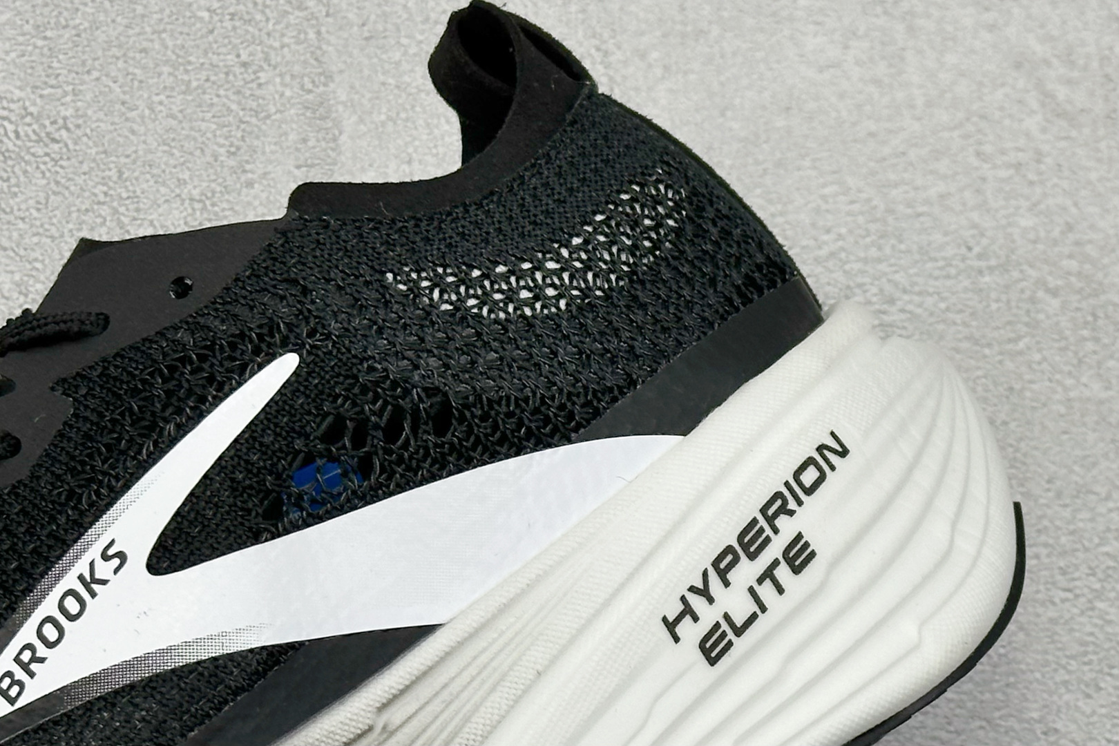 180 Brooks Hyperion Elite 4 PB 布鲁克斯龙卷风4 休闲透气缓震运动鞋 100046-1D-646