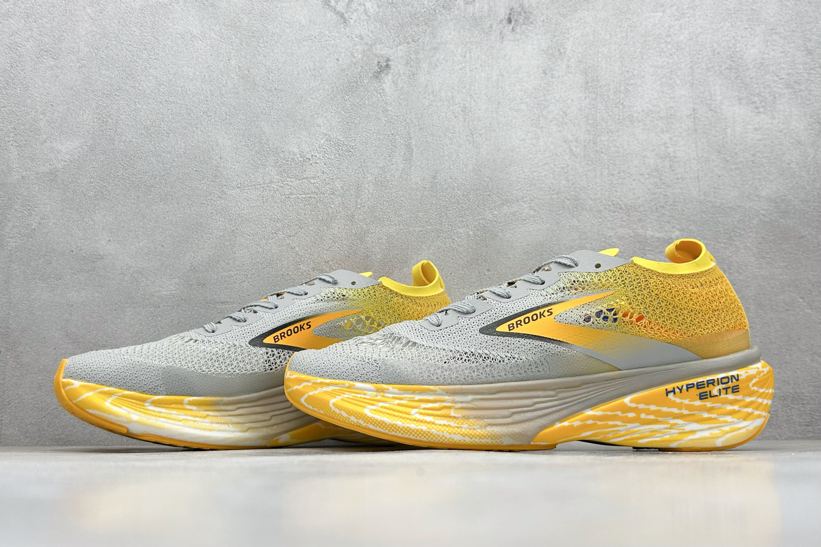 180 Brooks Hyperion Elite 4 PB 布鲁克斯龙卷风4 休闲透气缓震运动鞋 10053-1D-135