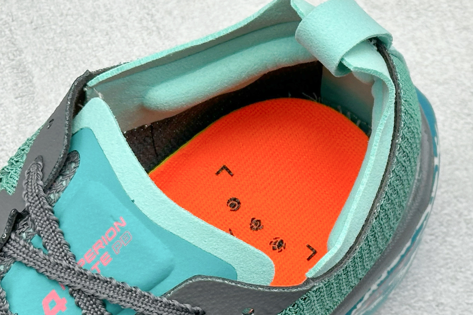 180 Brooks Hyperion Elite 4 PB 布鲁克斯龙卷风4 休闲透气缓震运动鞋 10053-1D-136