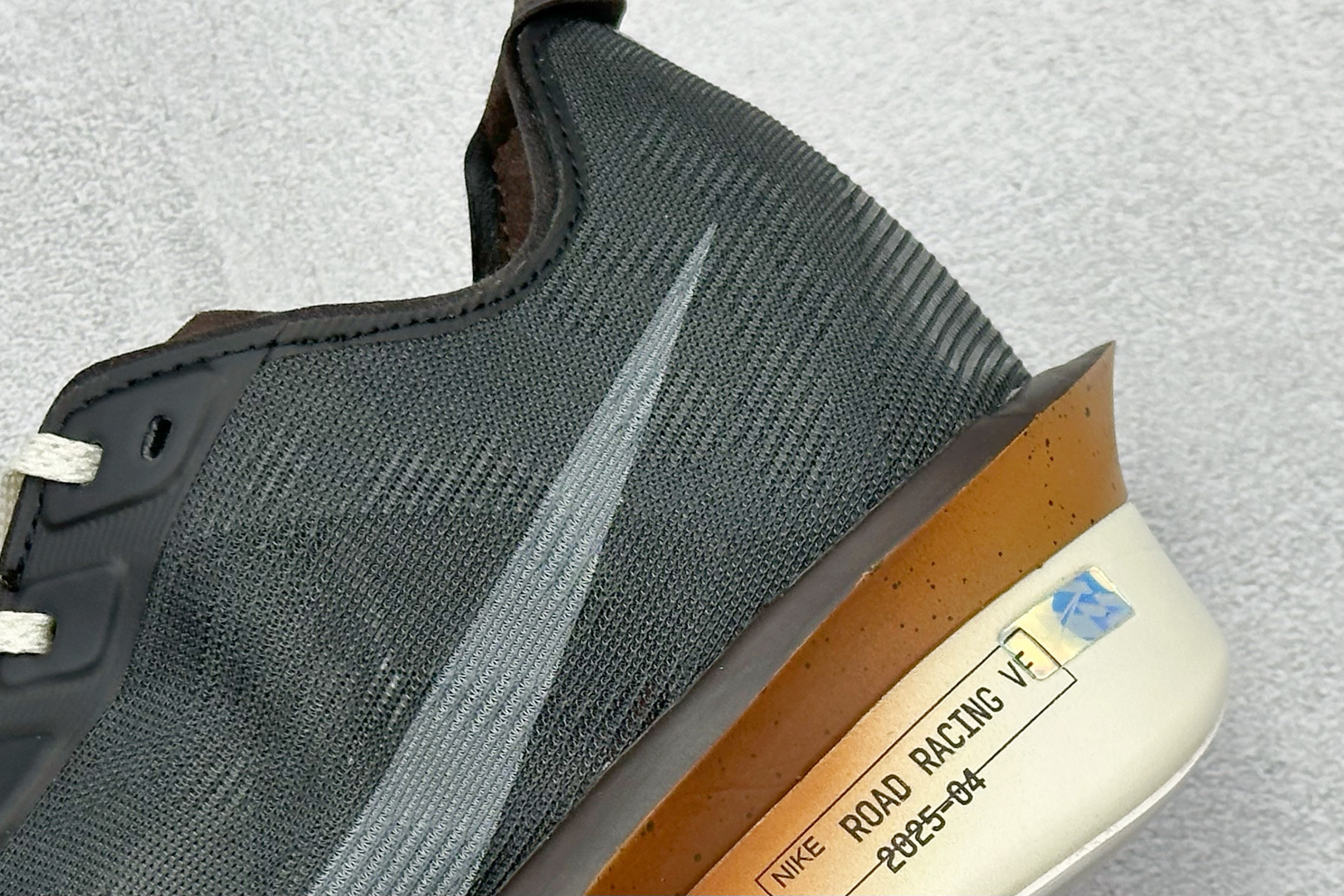 300 Nike ZoomX Vaporfly NEXT% 4 马拉松系列公路竞速超轻缓震跑步鞋 IH4453-220