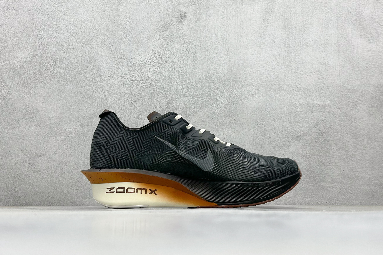 300 Nike ZoomX Vaporfly NEXT% 4 马拉松系列公路竞速超轻缓震跑步鞋 IH4453-220