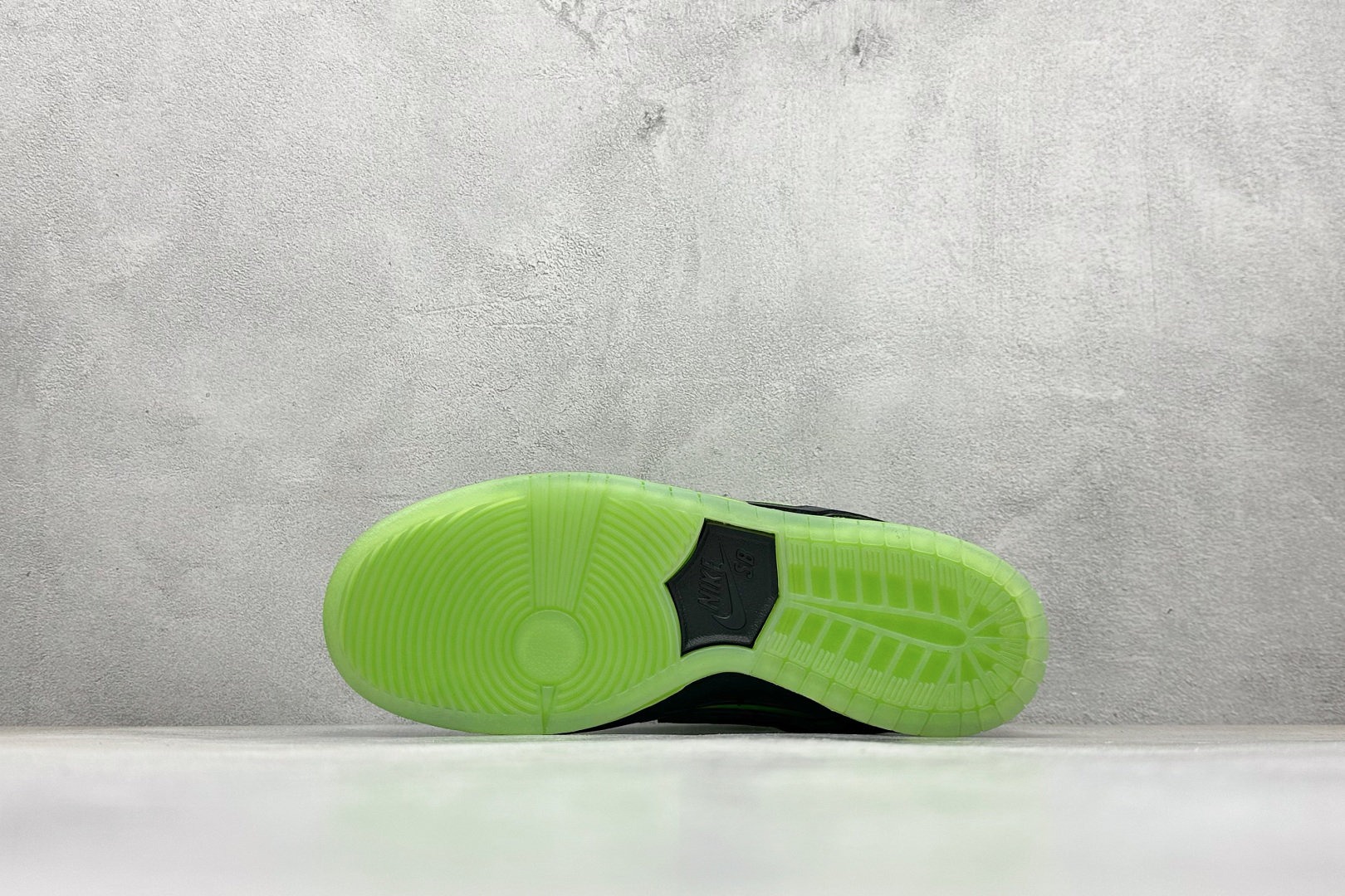 220 史诗级Nike SB Dunk Low x The Powerpuff Girls 天小女警联名 绿色毛毛 FZ8319-300