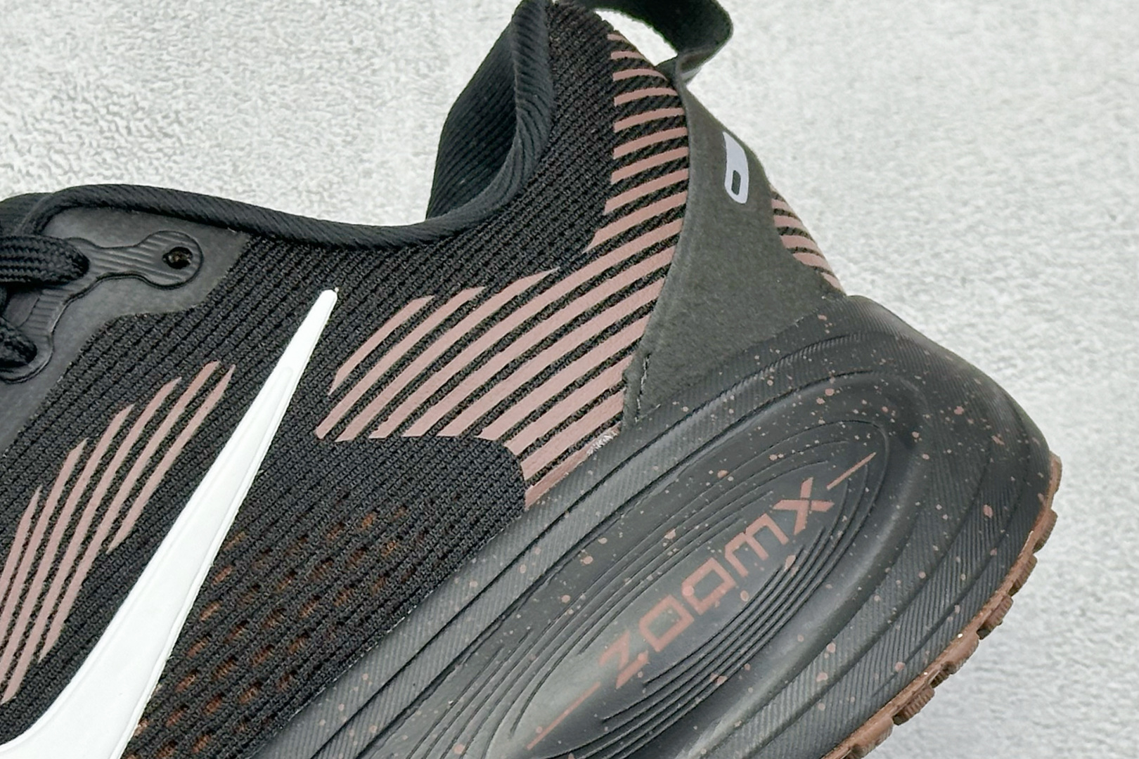 180 RS版 NK Zoom VOMERO 18 轻量跑鞋 耐克网透面气 训跑练步鞋 IH4454-001