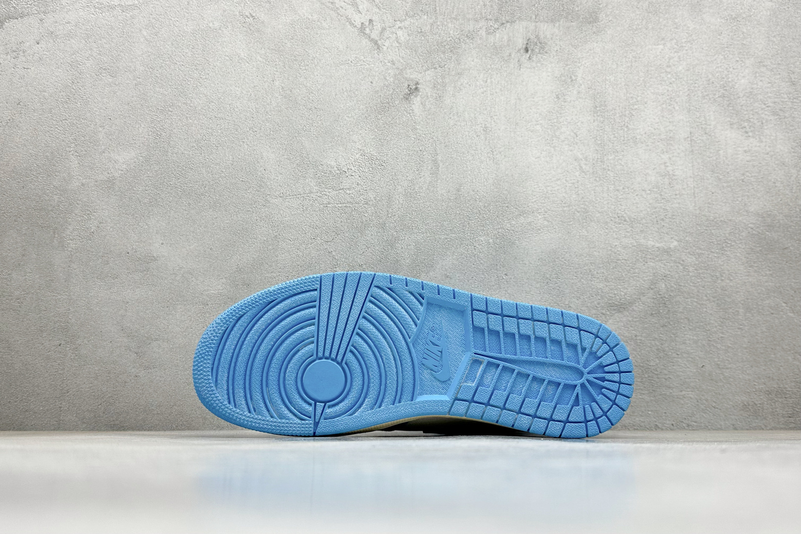 260 新F版AIR Jordan 1 RETRO HIGH 高帮 裂纹白蓝 DZ5485-402