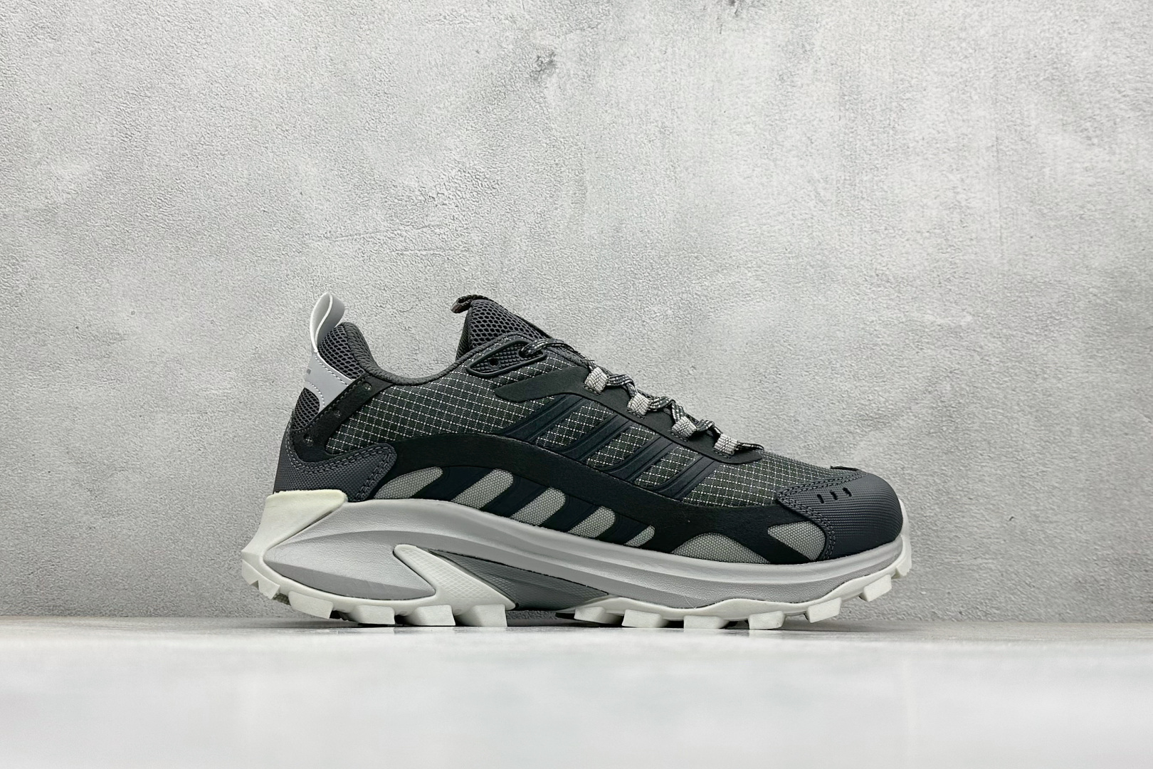 240 Columbia 哥伦比亚户外登山鞋休闲鞋户外越野徒步鞋