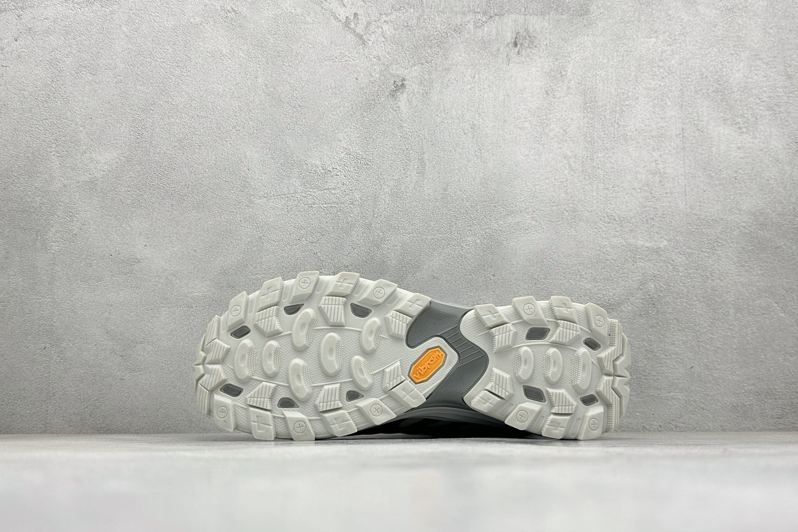 240 Columbia 哥伦比亚户外登山鞋休闲鞋户外越野徒步鞋