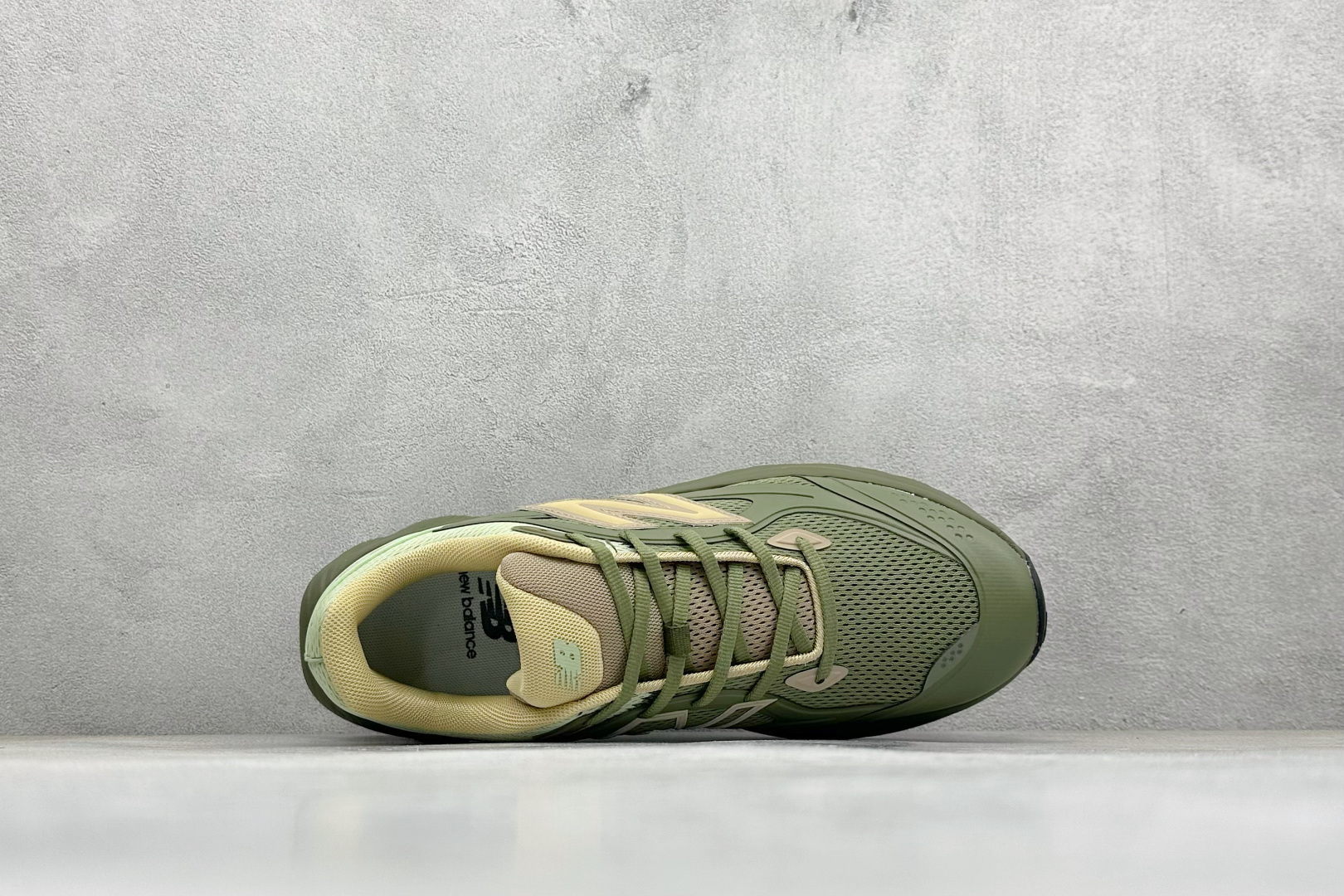 210 New Balance NB Fresh Foam Evoz舒适耐磨低帮跑步鞋 UTRNAD