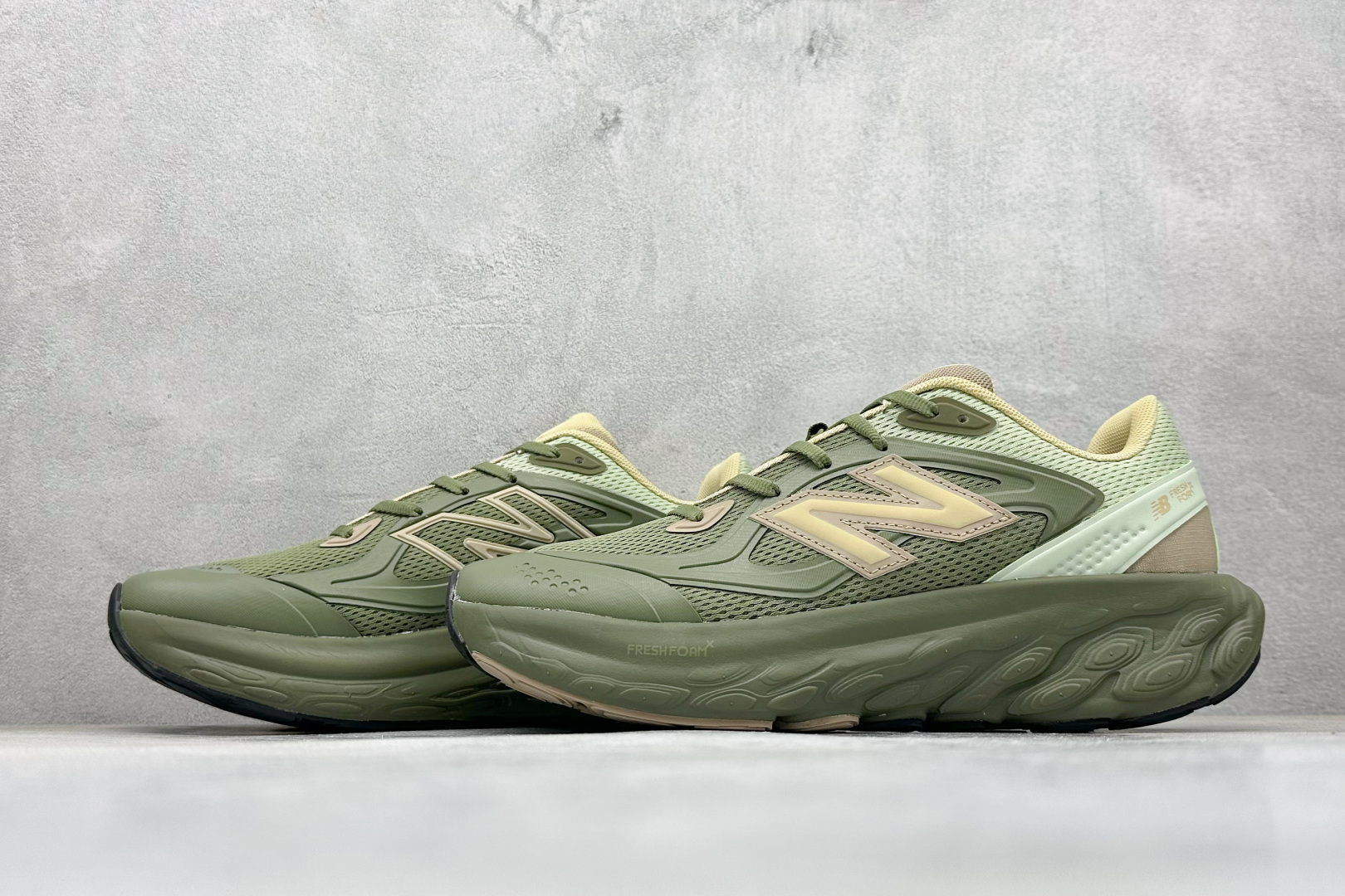 210 New Balance NB Fresh Foam Evoz舒适耐磨低帮跑步鞋 UTRNAD